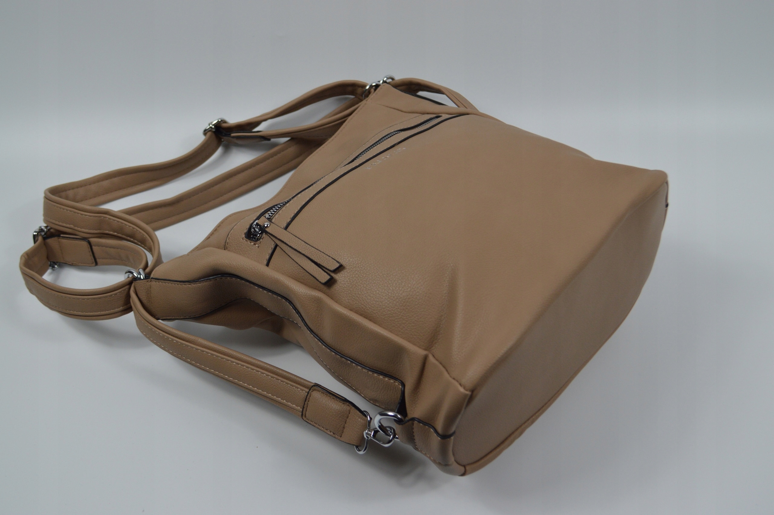 DUŻA POJEMNA TOREBKA DAMSKA LISTONOSZKA WOREK TORBO-PLECAK Kolor beżowy