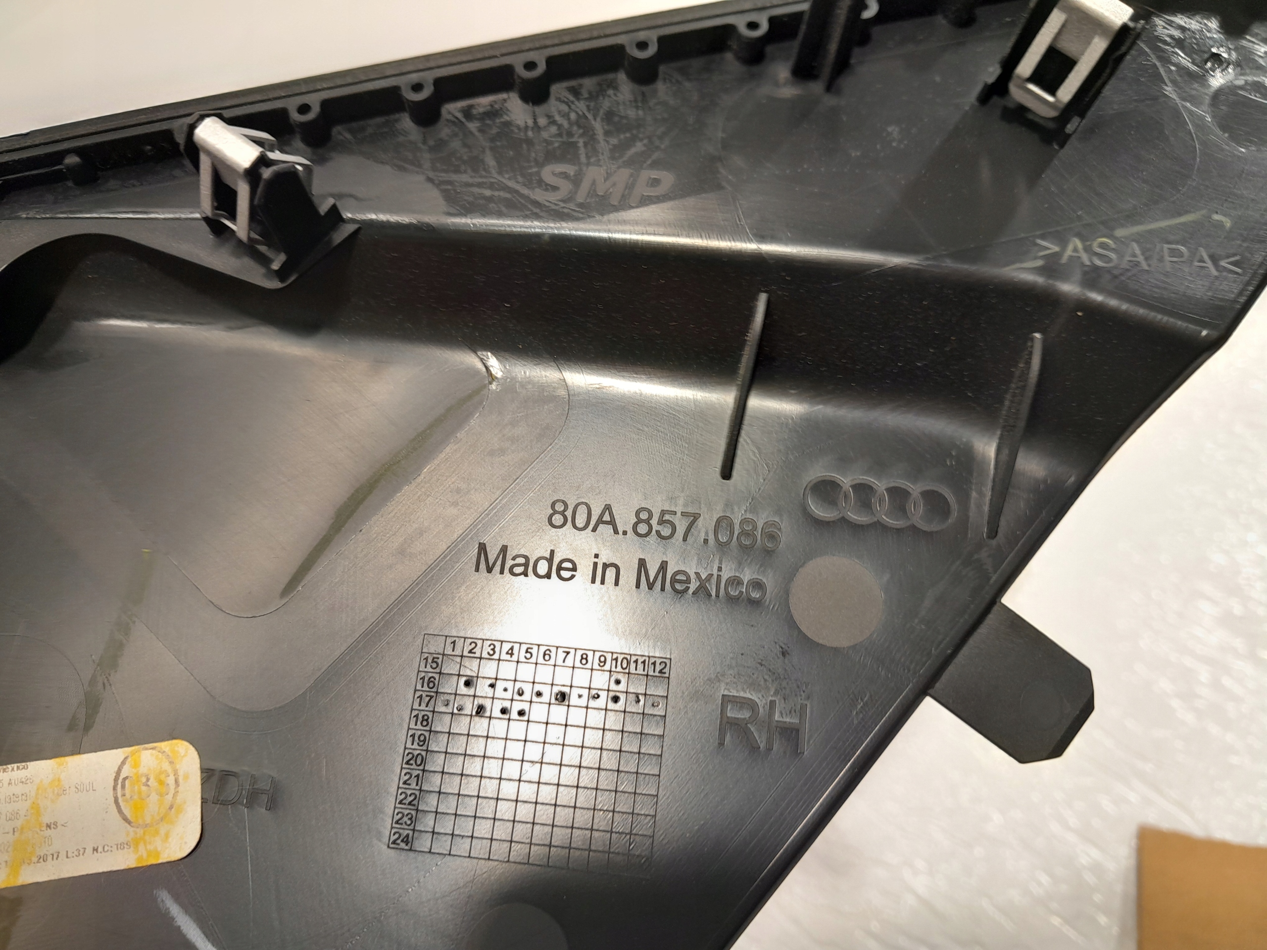 AUDI Q5 II 80A Couvre du tableau de bord Console Droit 80A857086