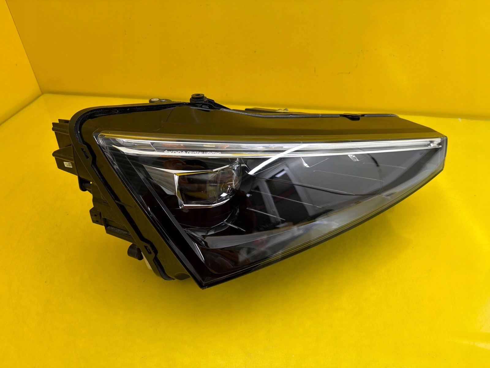 světlo pravá Skoda Scala Full Led 657941016A