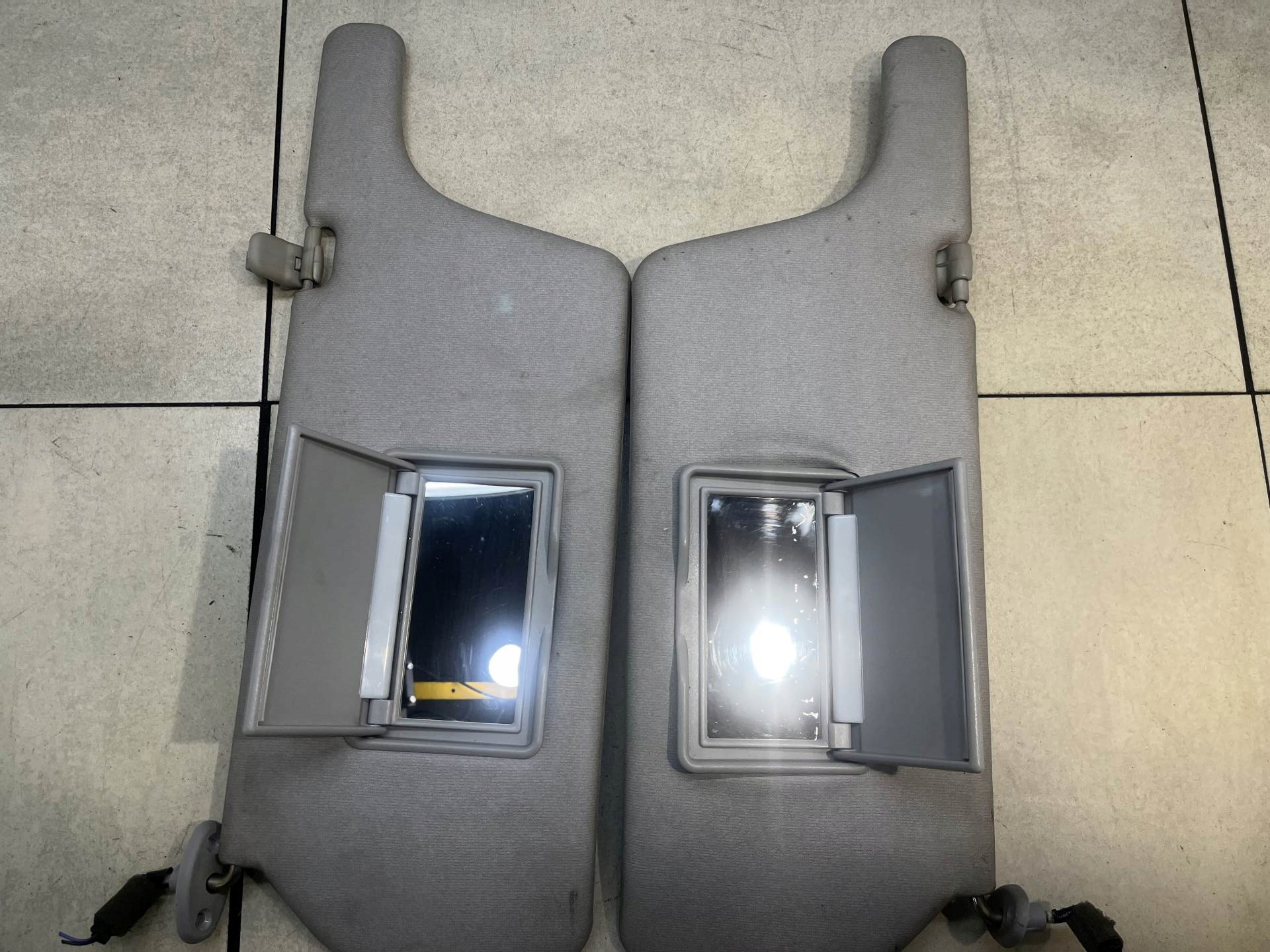 Blende Abdeckung PRZECIWSLONECZNA MAZDA MPV 2.0 D