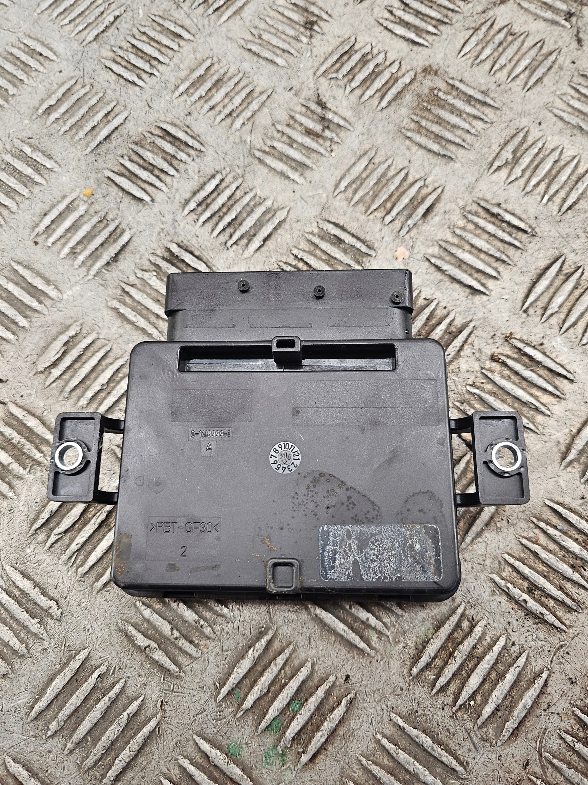 control unit module brakes parking heater AUDI A8 D3 4.2 V8 4E0907801
