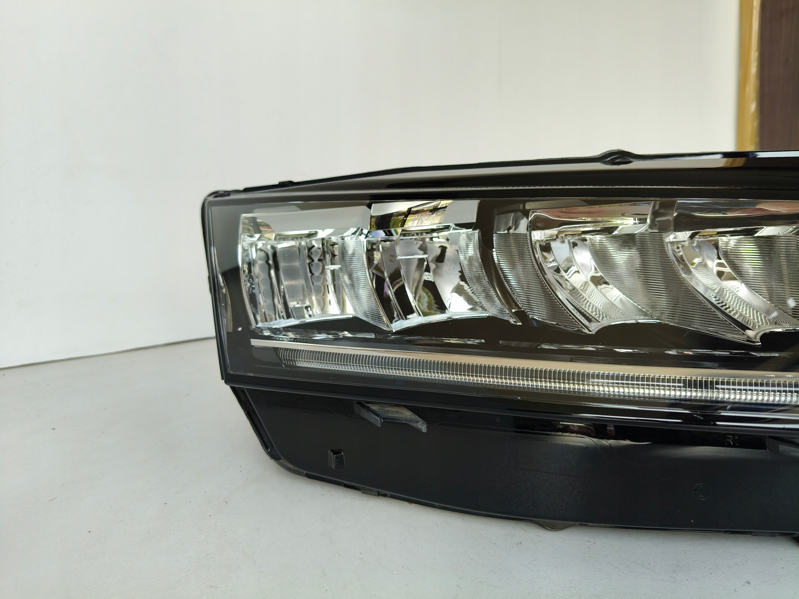 light right REFLEKTOR SKODA OCTAVIA IV 4 5E3 20- FULL LED