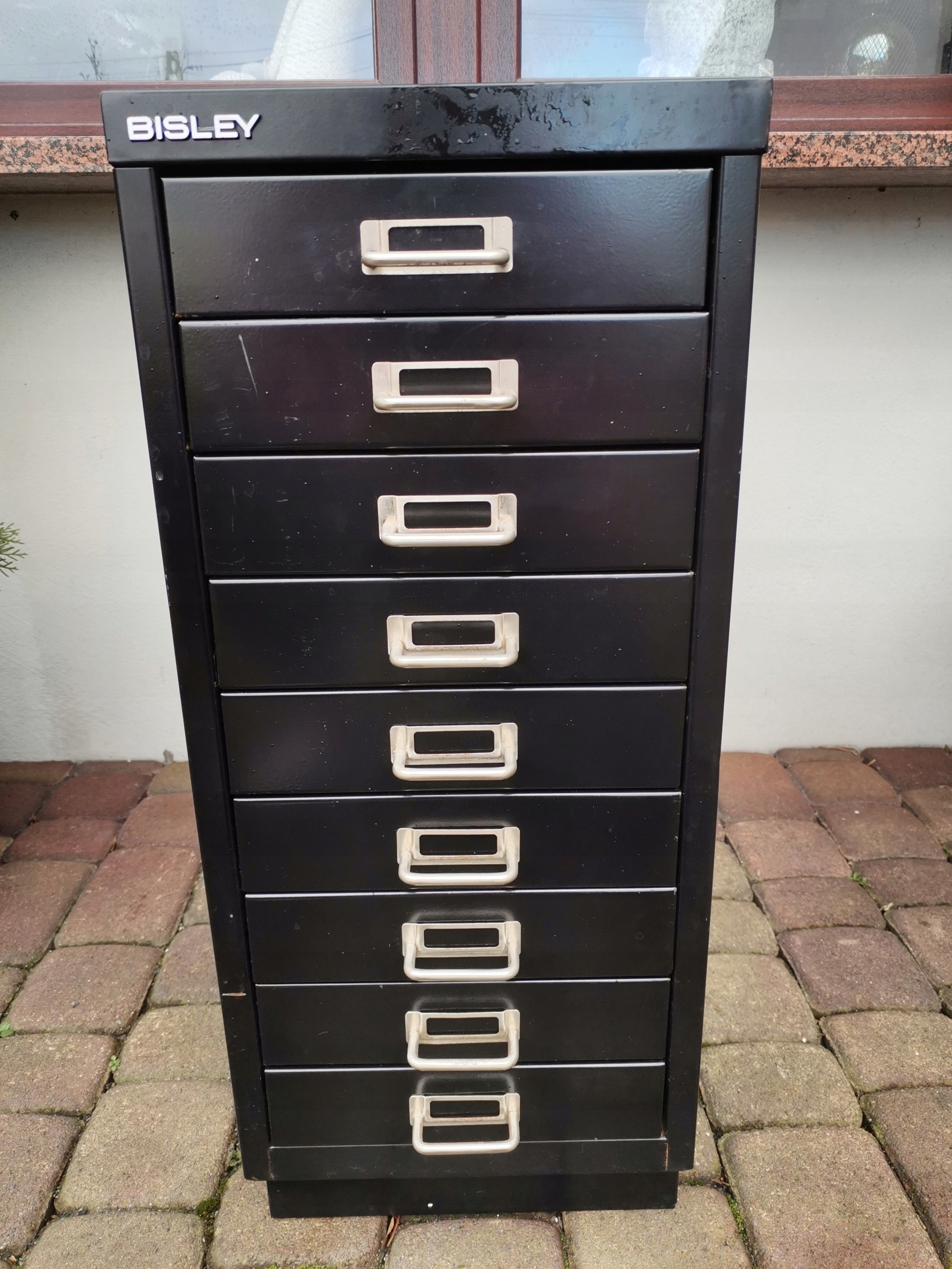 Шафа металева 9 совків.- майстерня (11) Біслі