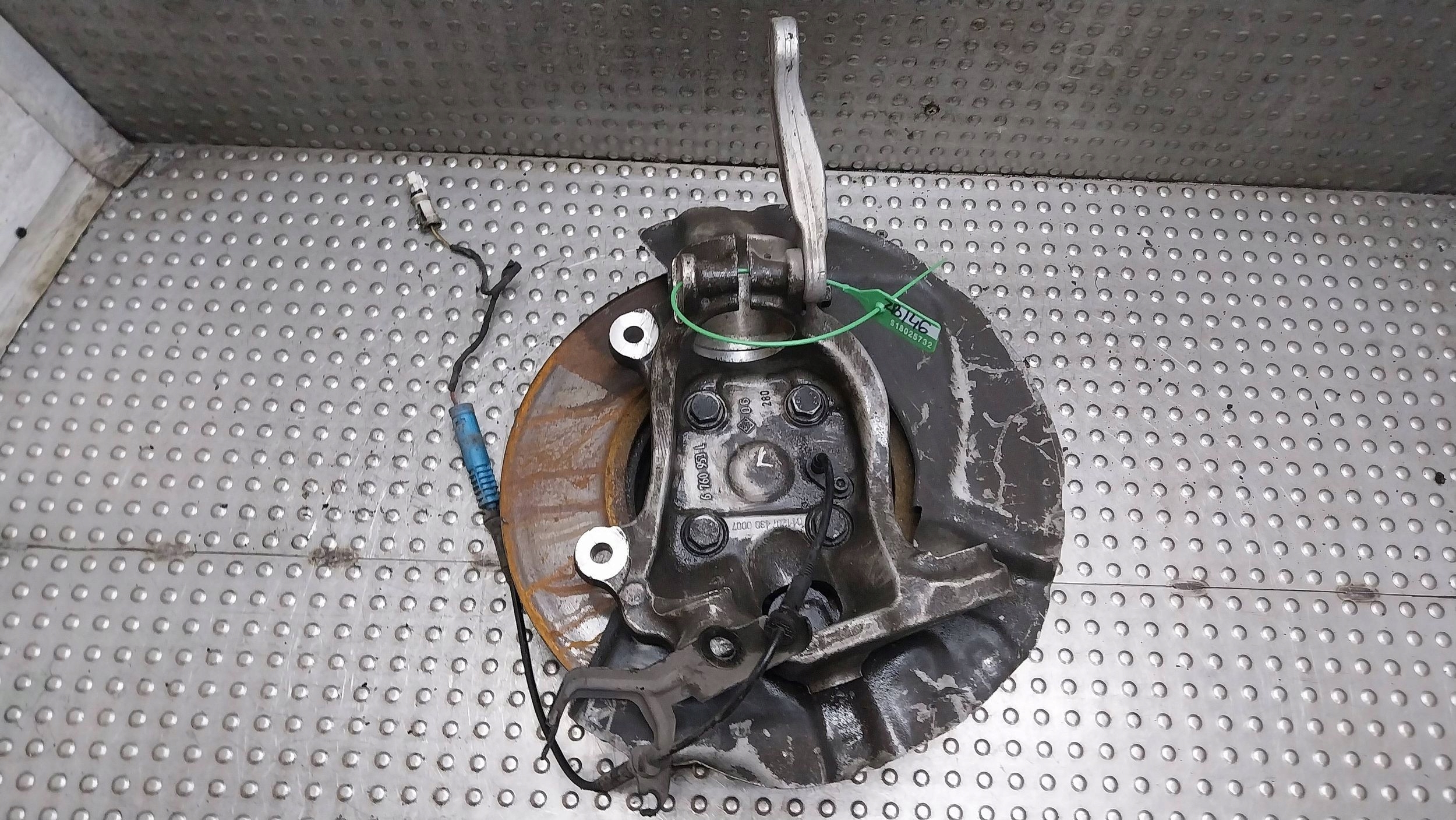 otoč čapu ľavý predok 6760953 BMW E60 E61
