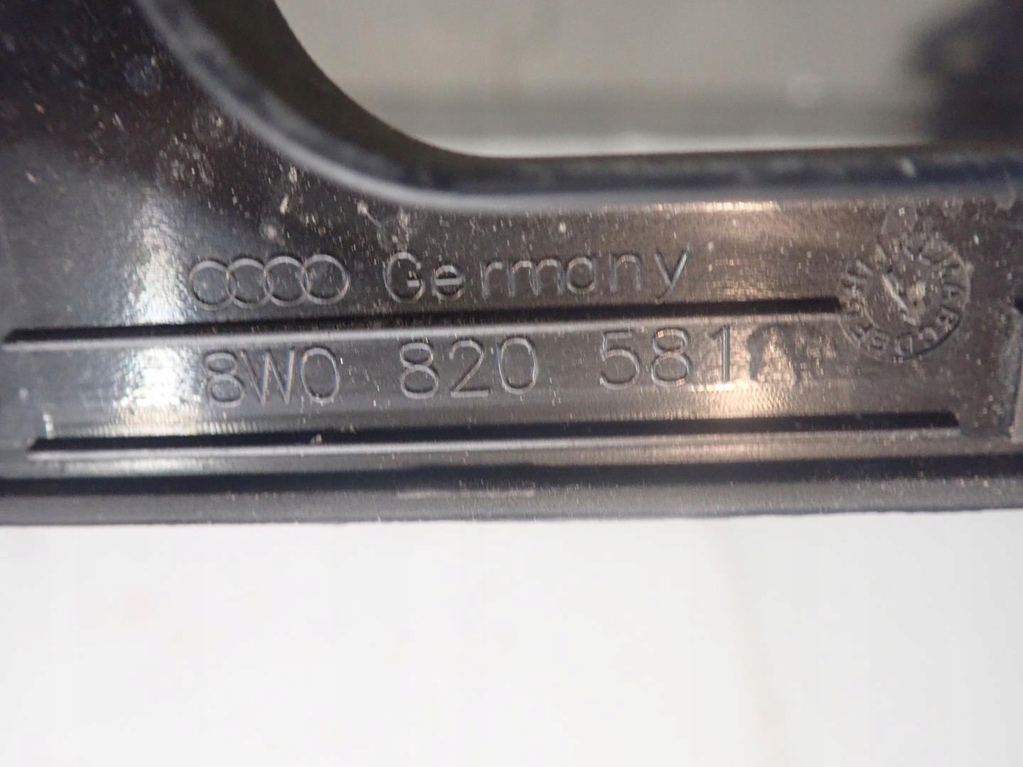 kryt blatníku levý předek AUDI A4 B9 2015- 8W