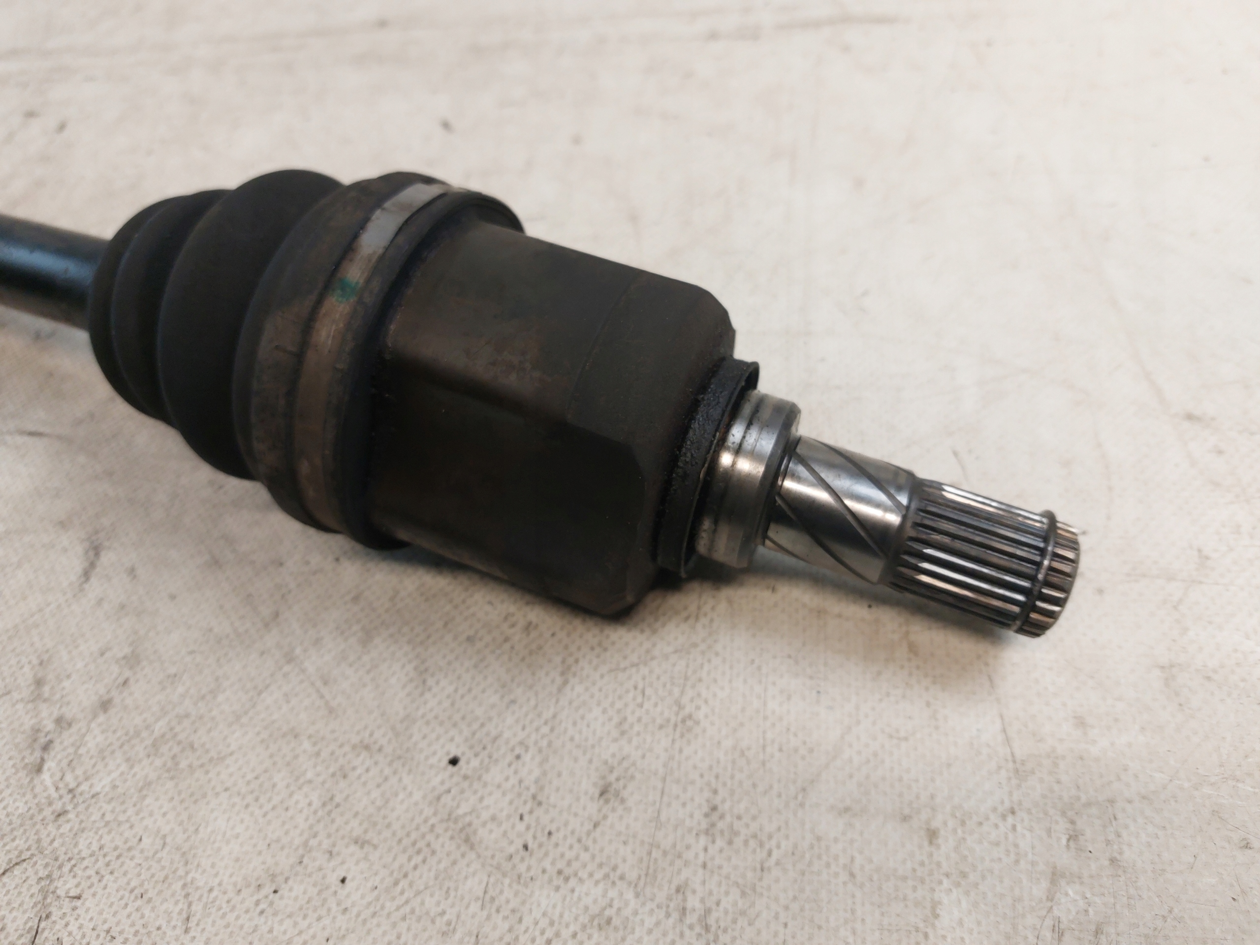 semi-axis right NISSAN ALMERA TINO 1.8 16V