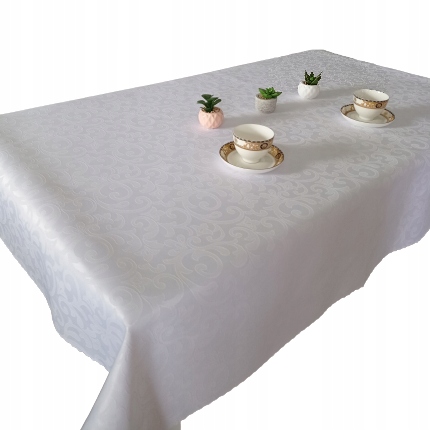 

Ciężki bardzo gruby obrus plamoodporny 110X200