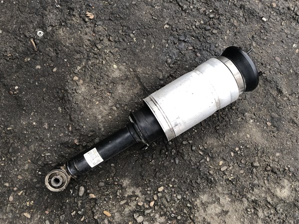 AMORTYZATOR MIECH PRZEDNI LEWY PRAWY RANGE ROVER SPORT L320 3.6 D 22238039 Producent Peugeot OE