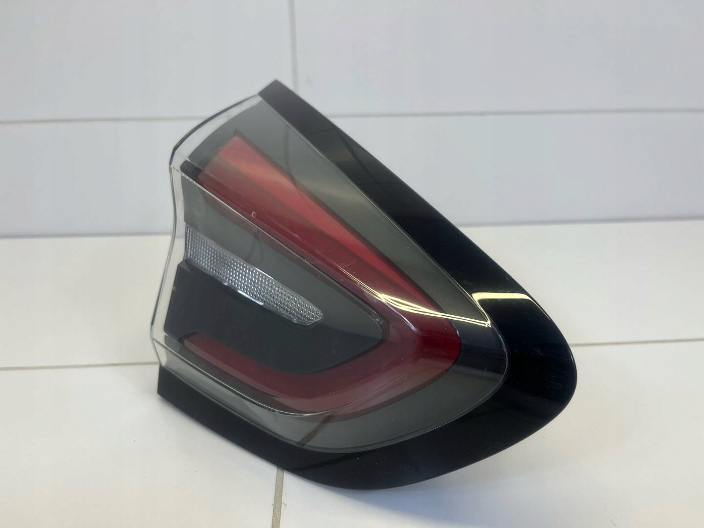 light rear to the bonnet left side Ford Puma 2 2021 L1TB13A603AD
