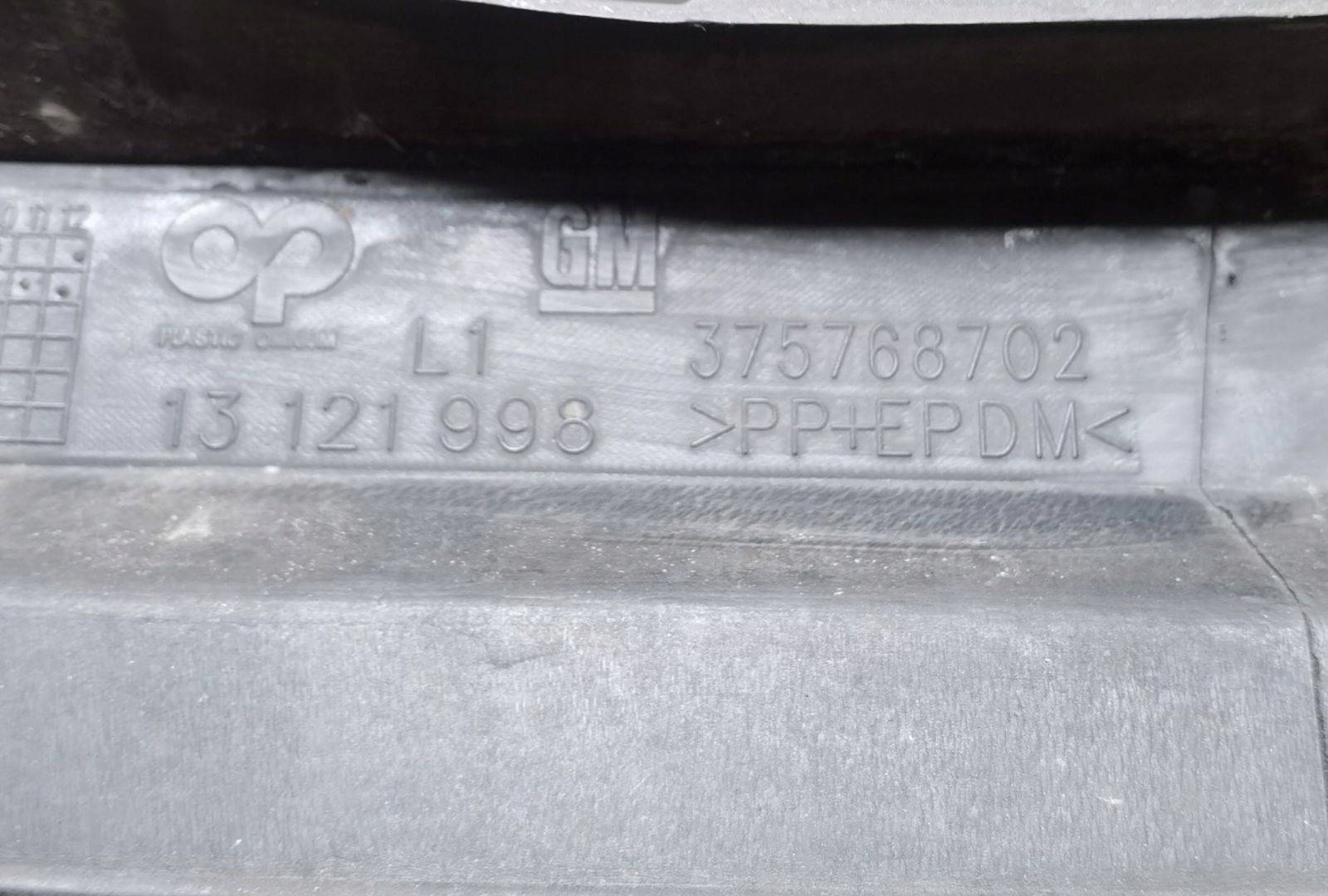 spoiler of a bumper front right side Opel Astra H 2006 13121998