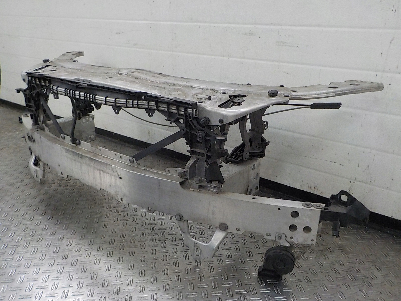 C KLASA W205 2.0 WZMOCNIENIE CZOŁOWE PAS CHŁODNICE