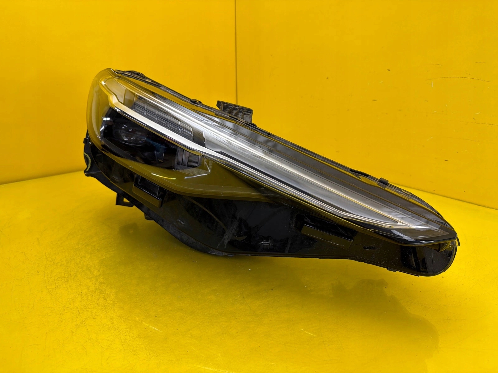 light right Audi Q5 GUB 8MA Matrix 8MA941040D