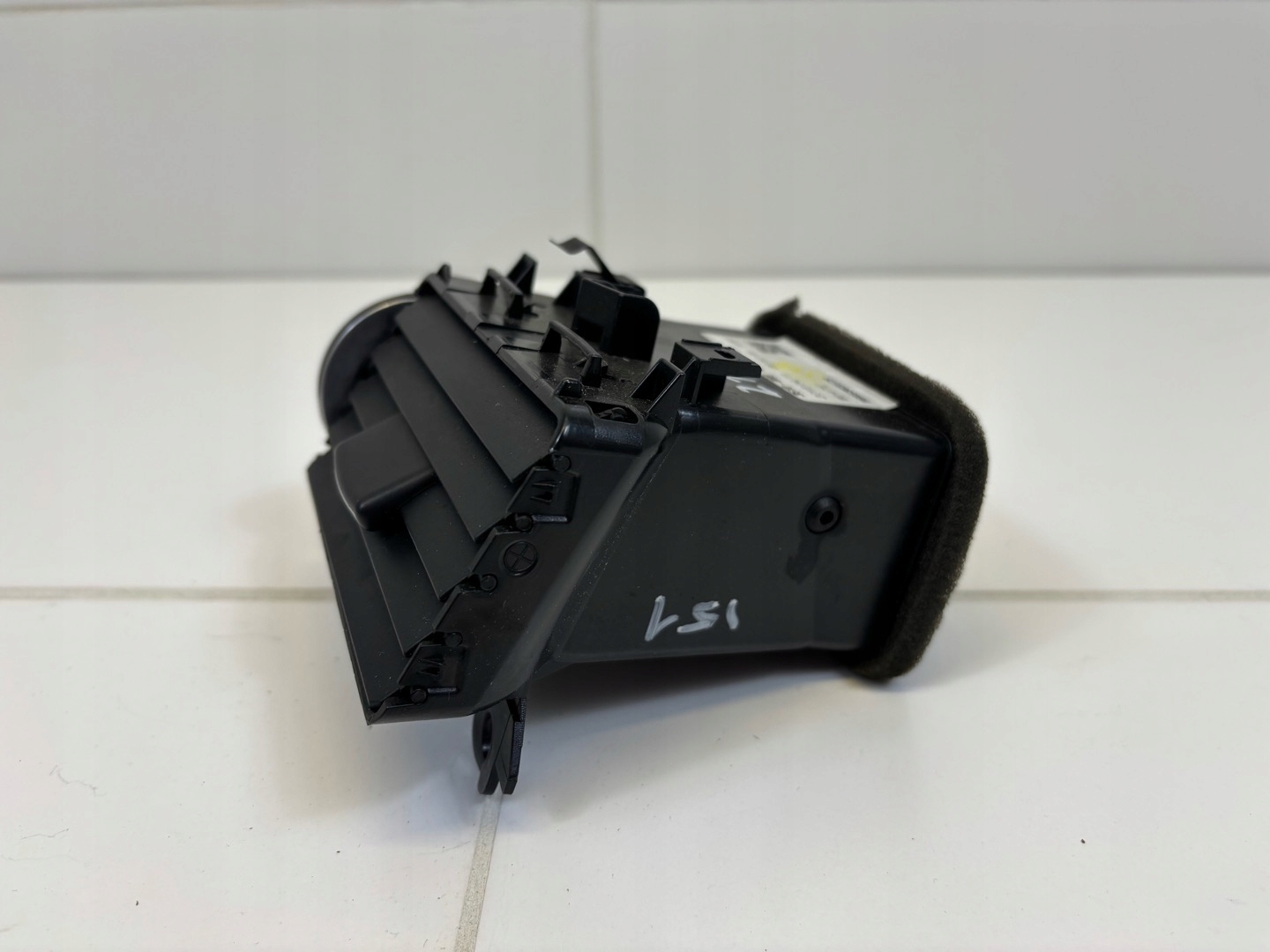 grid air conditioning devices left side Land Rover Discovery Sport 2017 16A5302LC9