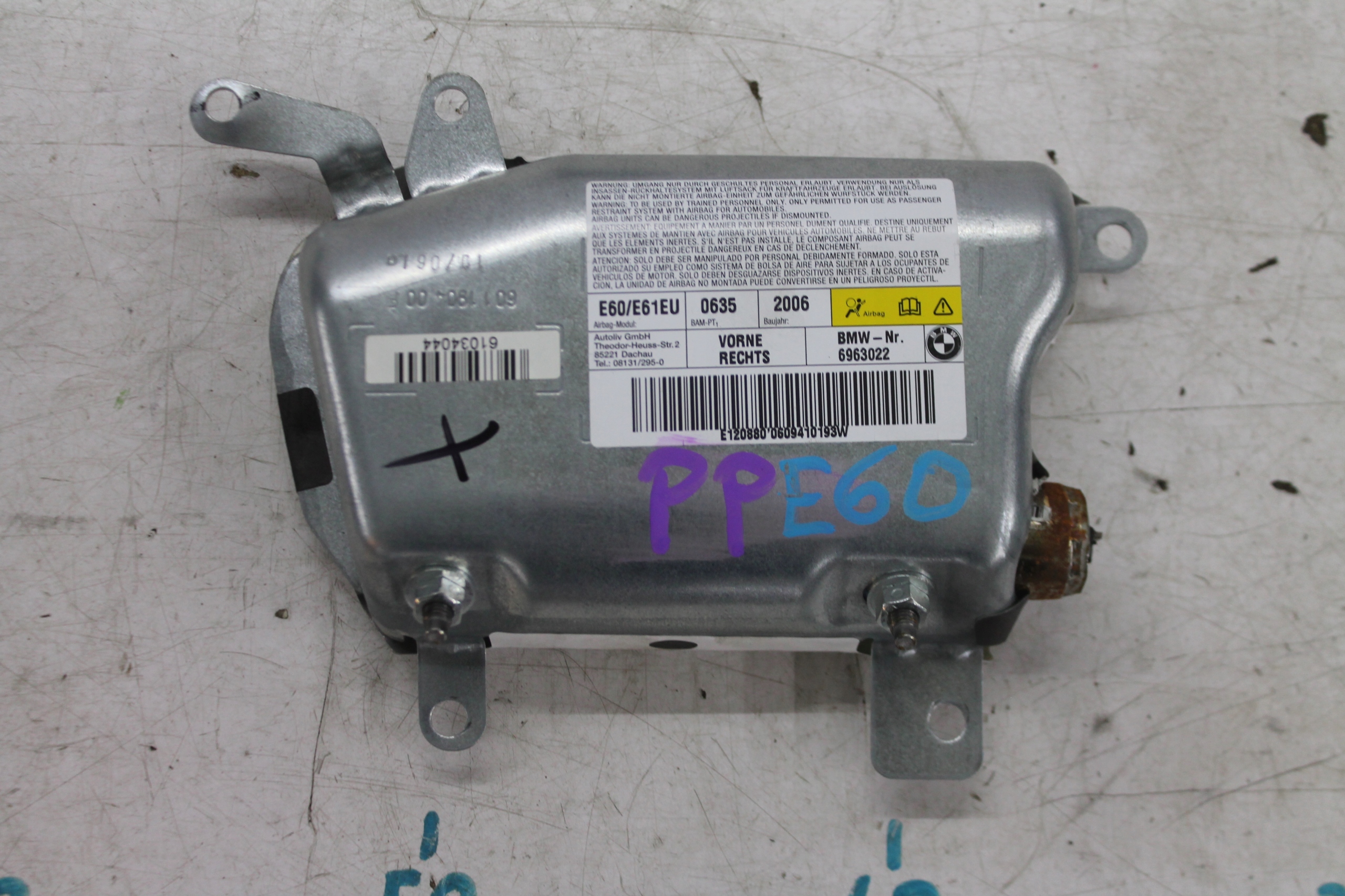 airbag door right front 6963022 BMW 5 E60 E61 03