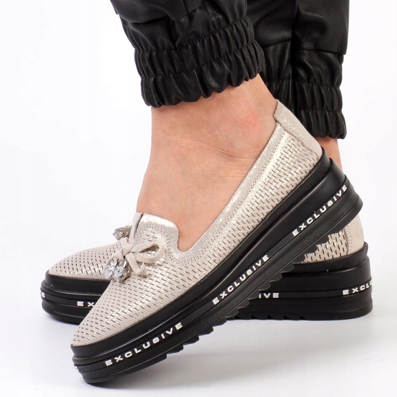 

Złote skórzane półbuty damskie S.barski 22400 r38