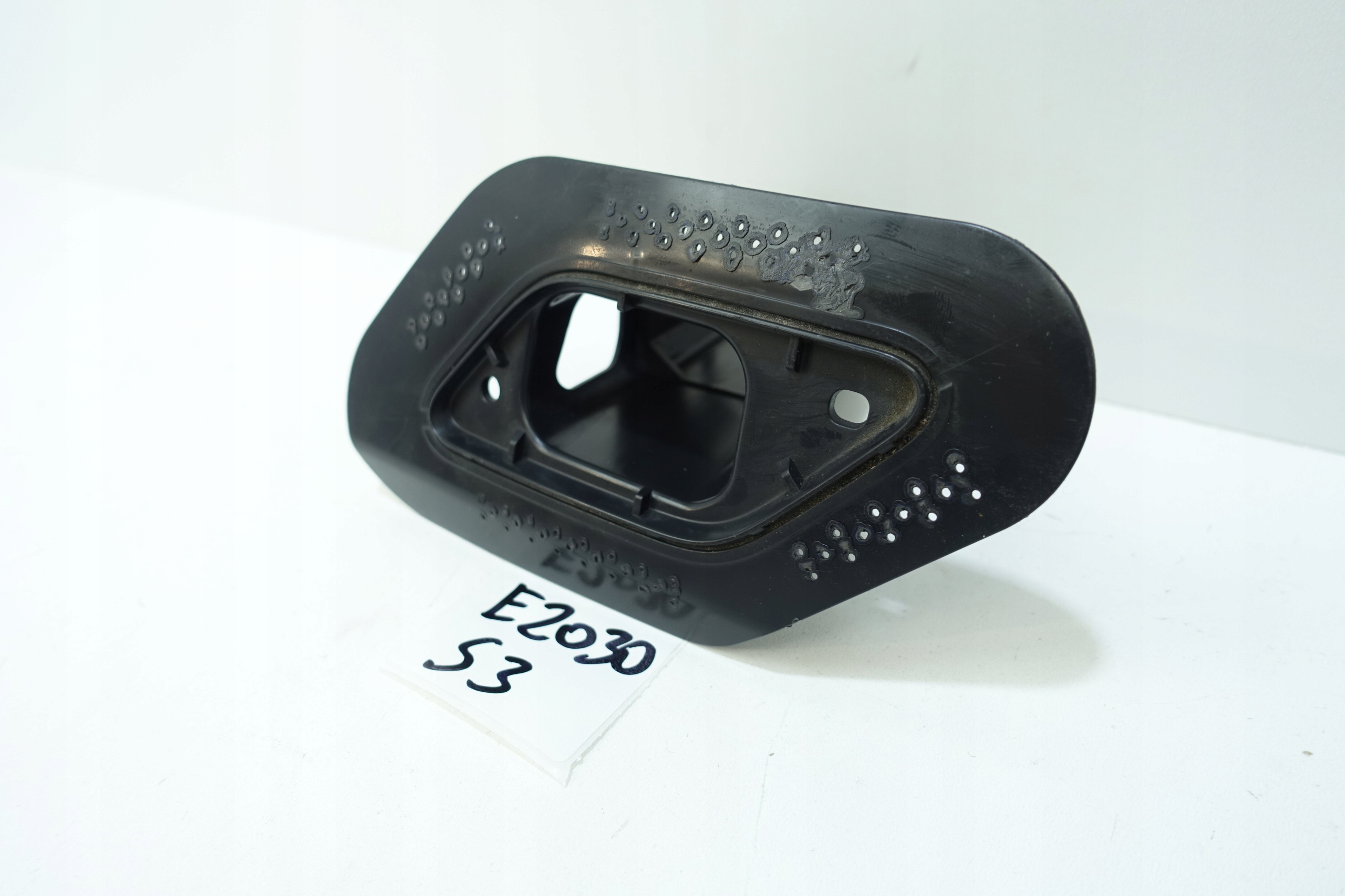 Halter der Spritzdüse rechts SKODA KAROQ 57A807942