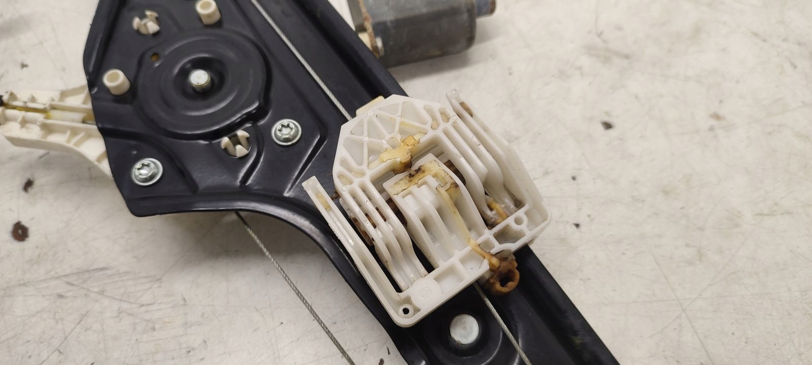 window regulator right front mechanism BMW E90 E91 LIFT 2,0D