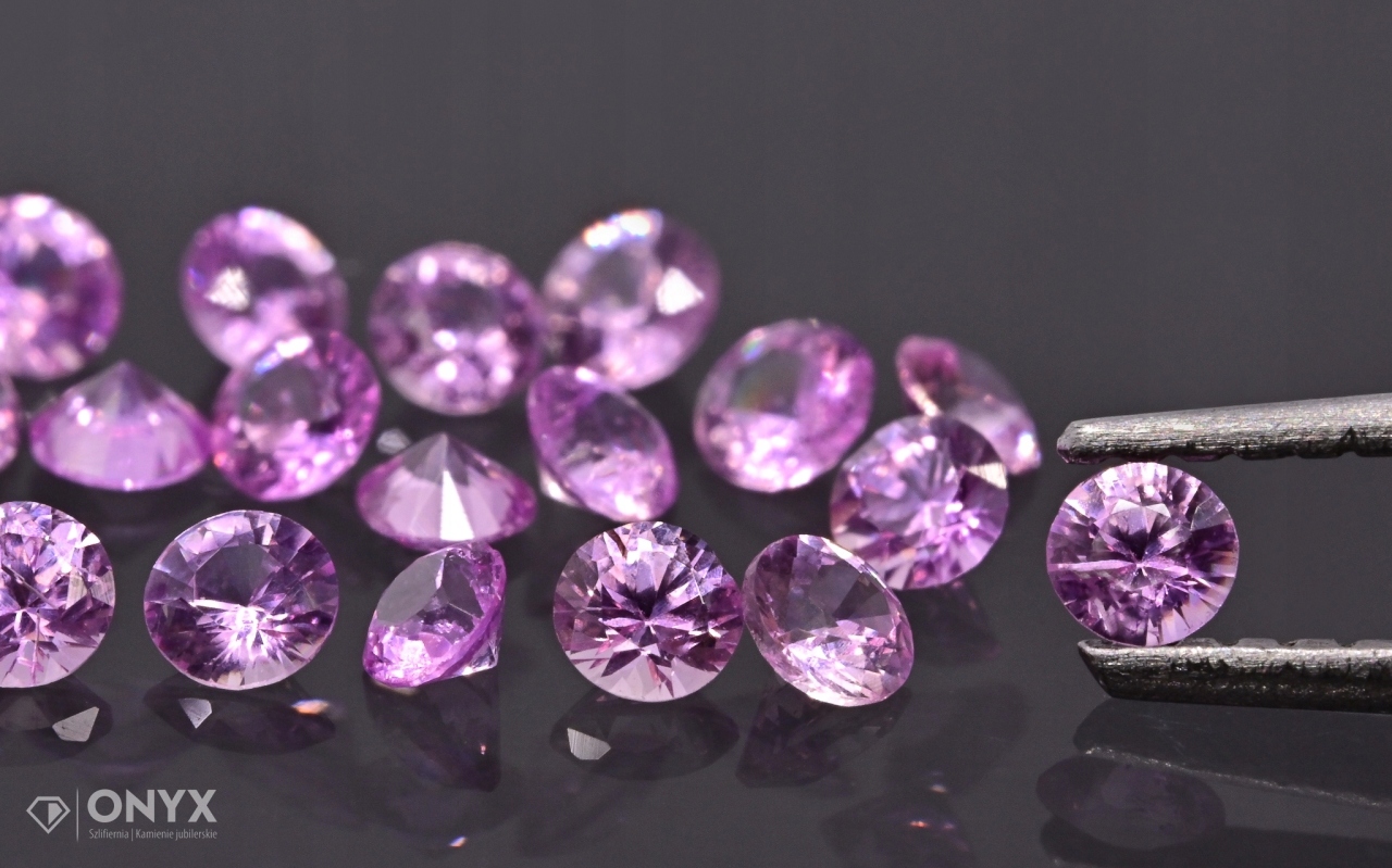 Safír růžový fazetovaný kulatý fi 3 mm