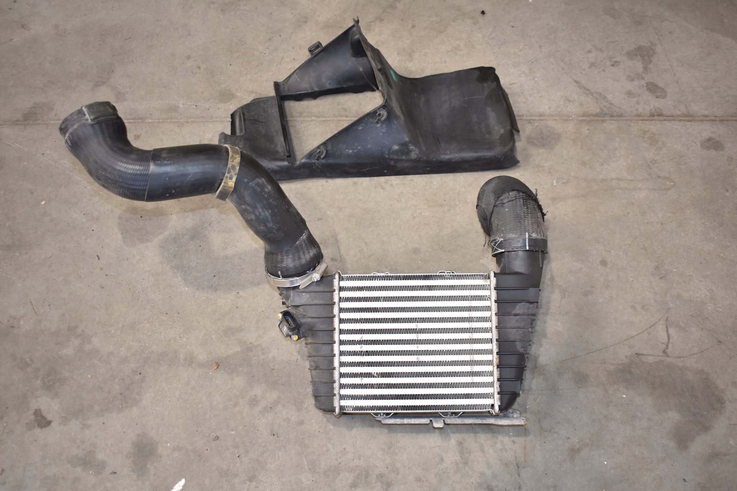 IDEALNY intercooler KPL. radiator right BENTLEY FLYING SPUR 1