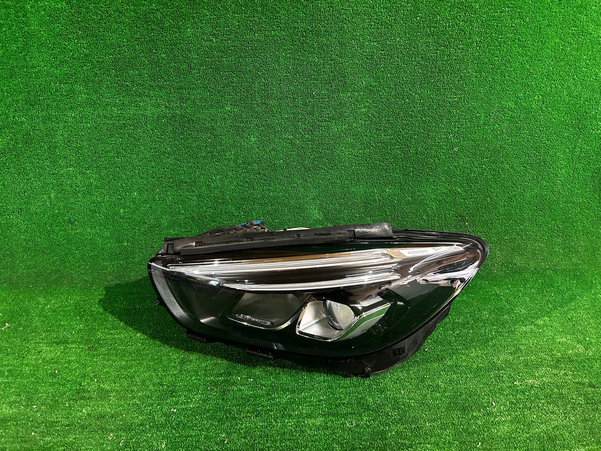 REFLEKTOR left MERCEDES B-KLASA W247 FULL LED NR.R