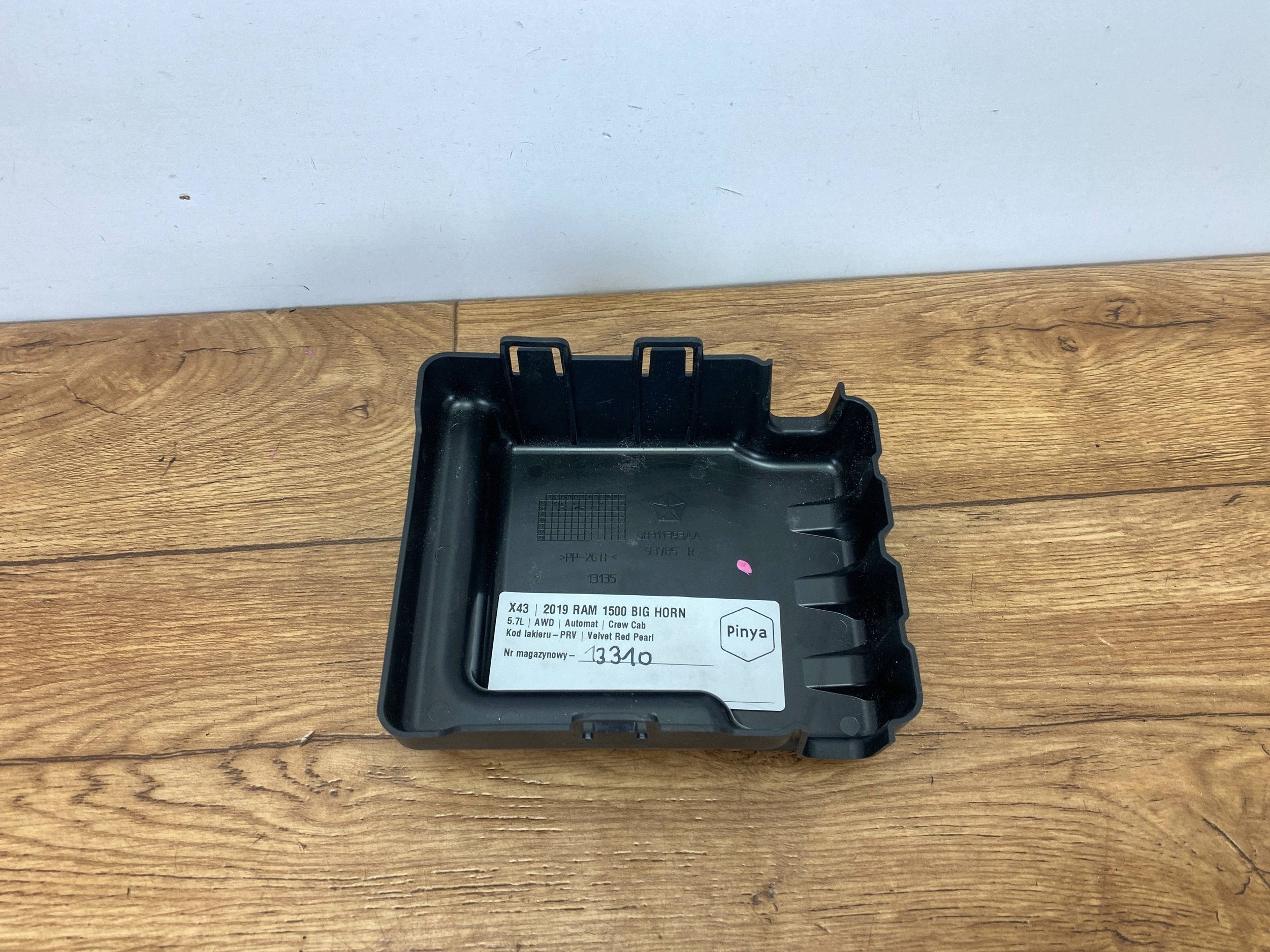Insert de la poignée tunelu Dodge Ram 1500 DT 2019+