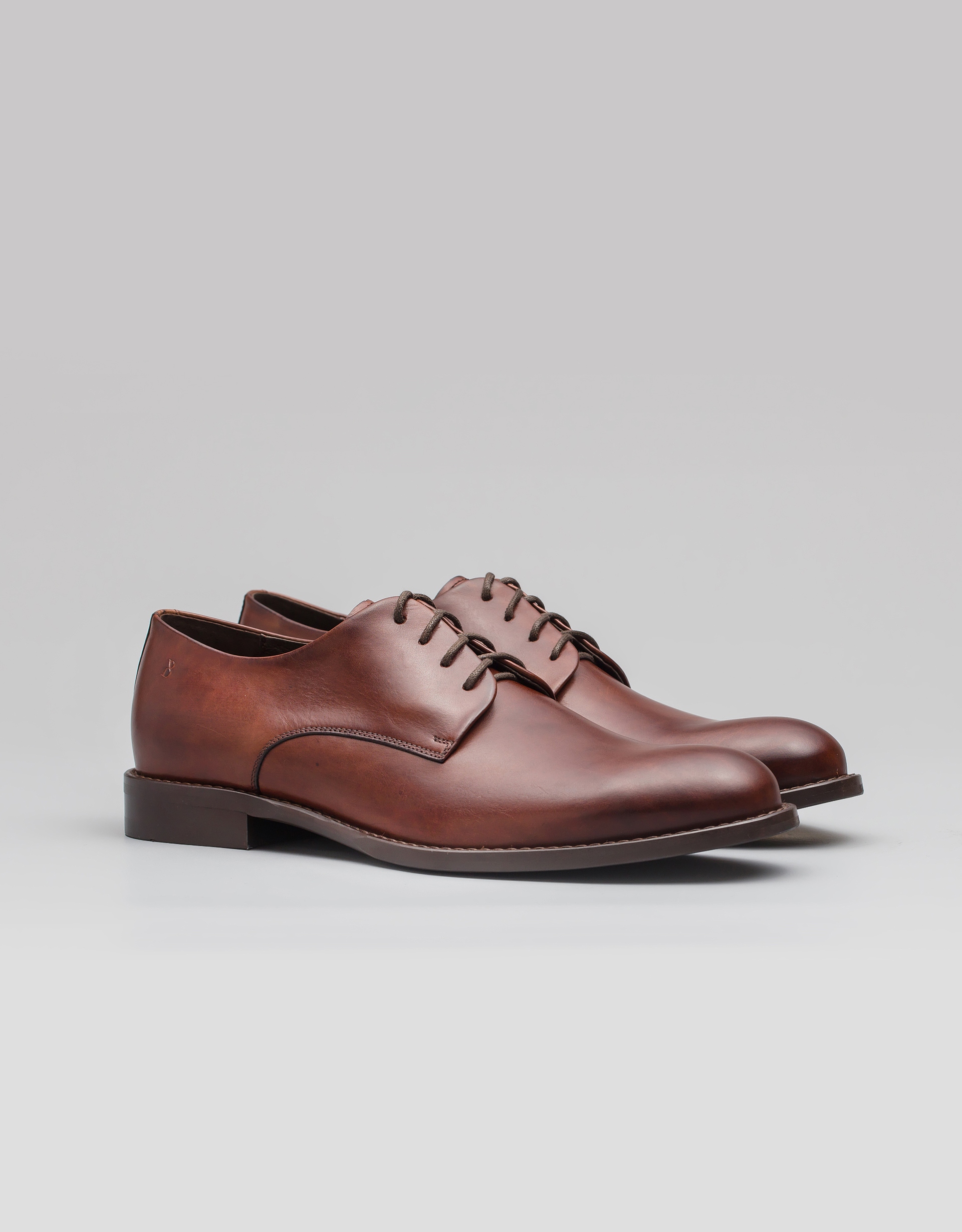 

Jasnobrązowe buty derby b005 skóra naturalna 45