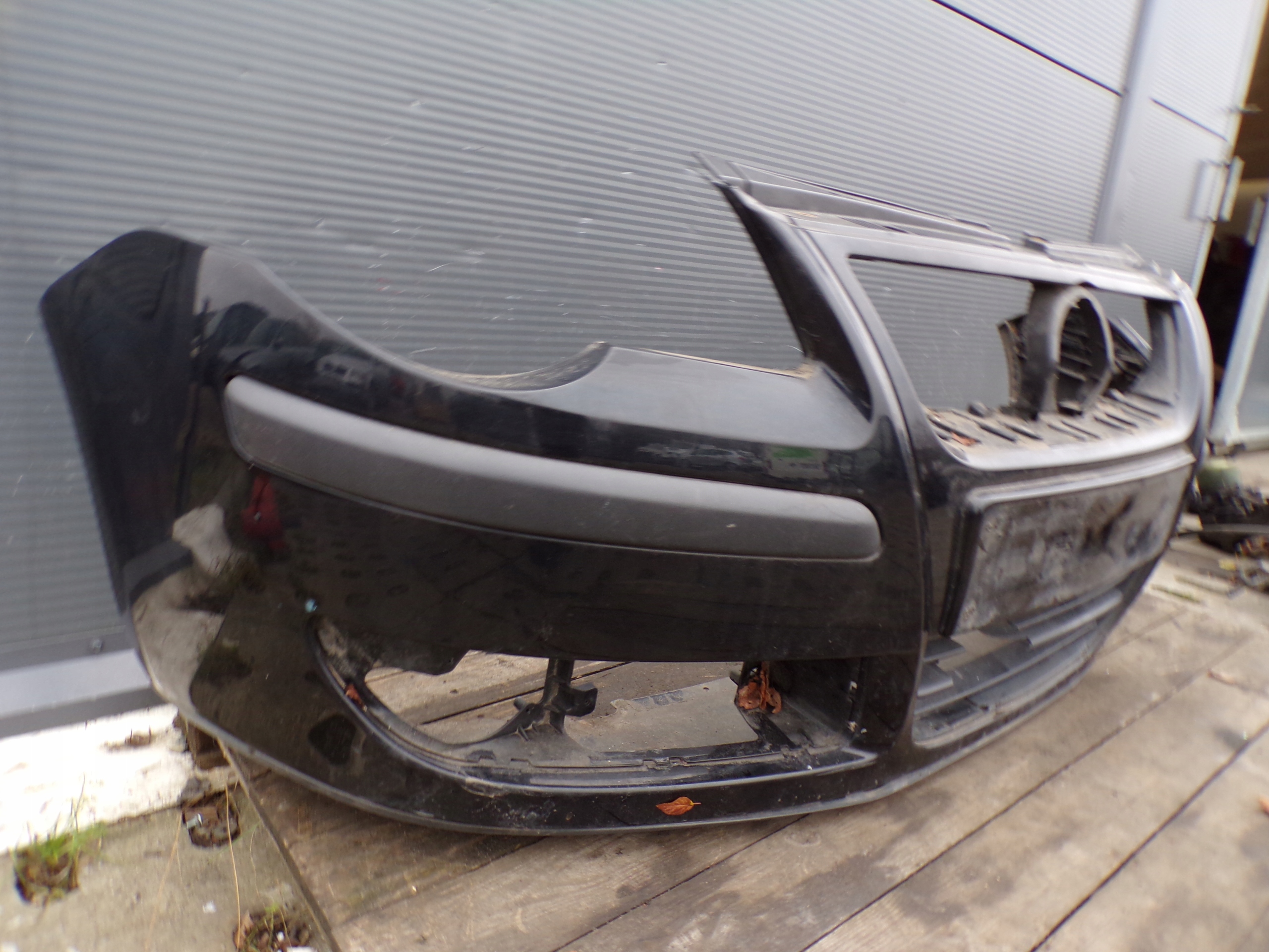 front bumper front VOLKSWAGEN POLO 9N2 colour L041 (1)