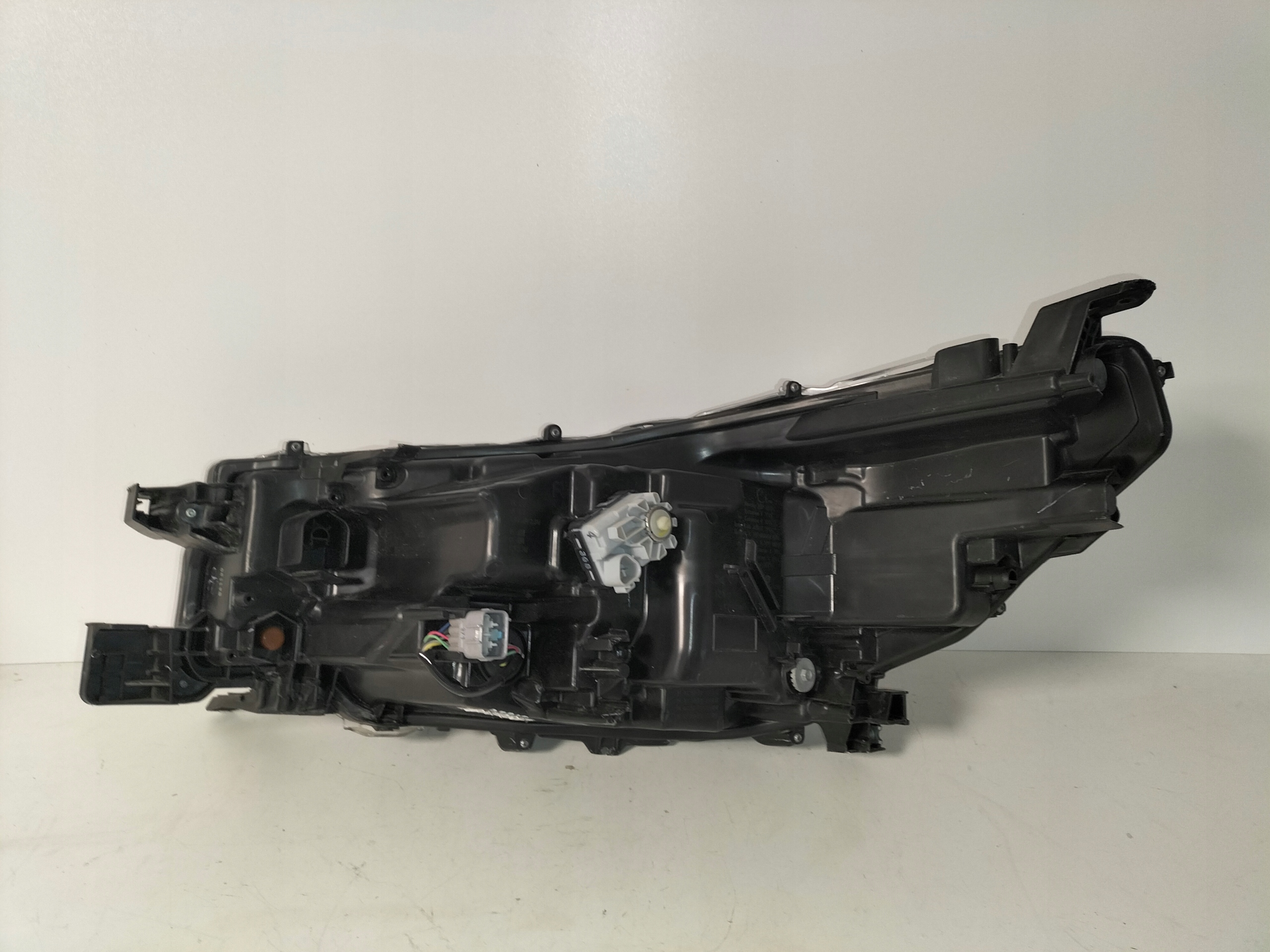 light front reflektor right TOYOTA HILUX 8 VIII LIFT 20- FULL LED