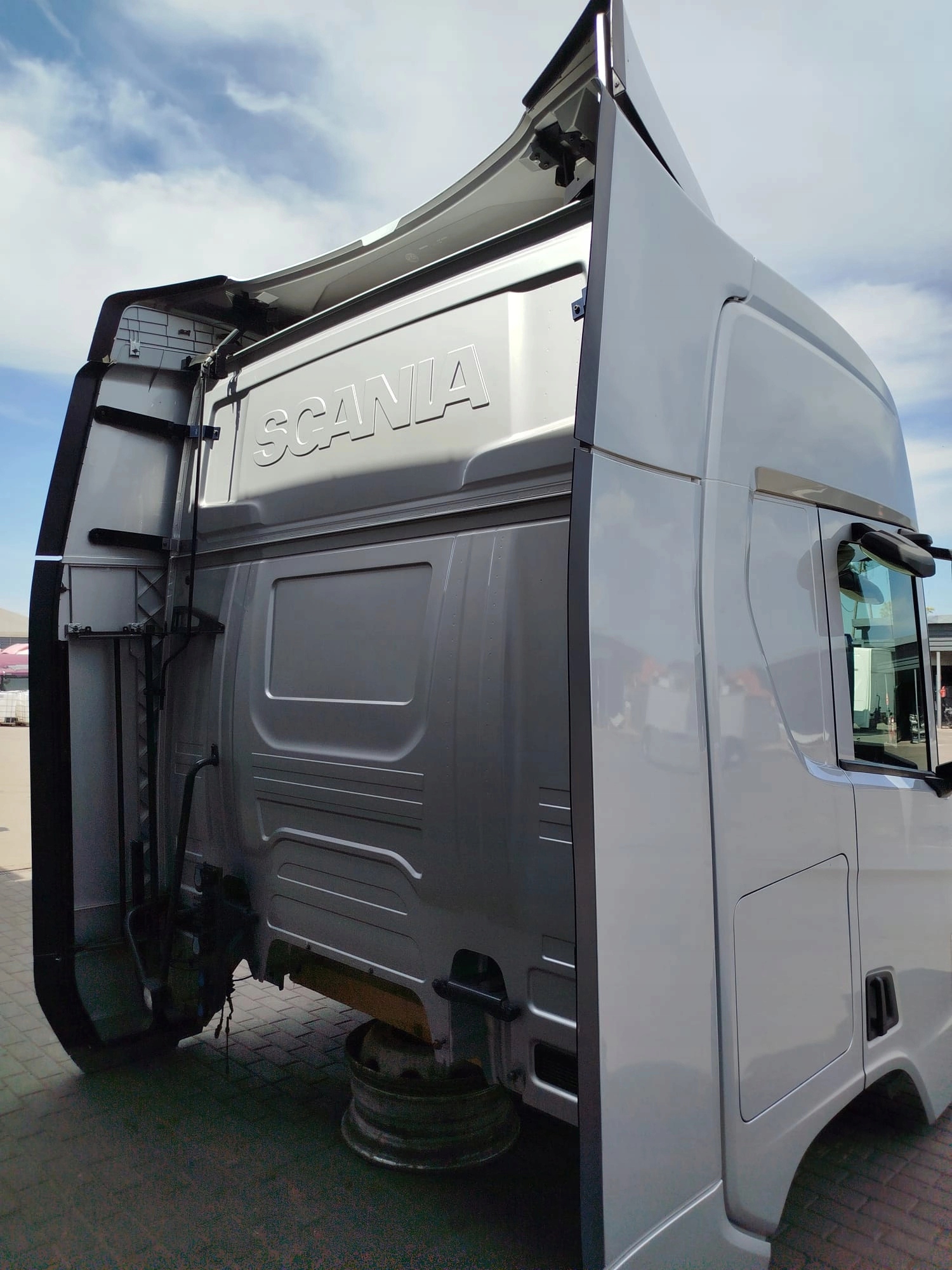 KABINA SCANIA NEXT GEN NTG CR20 WYSOKA Kolor srebrny
