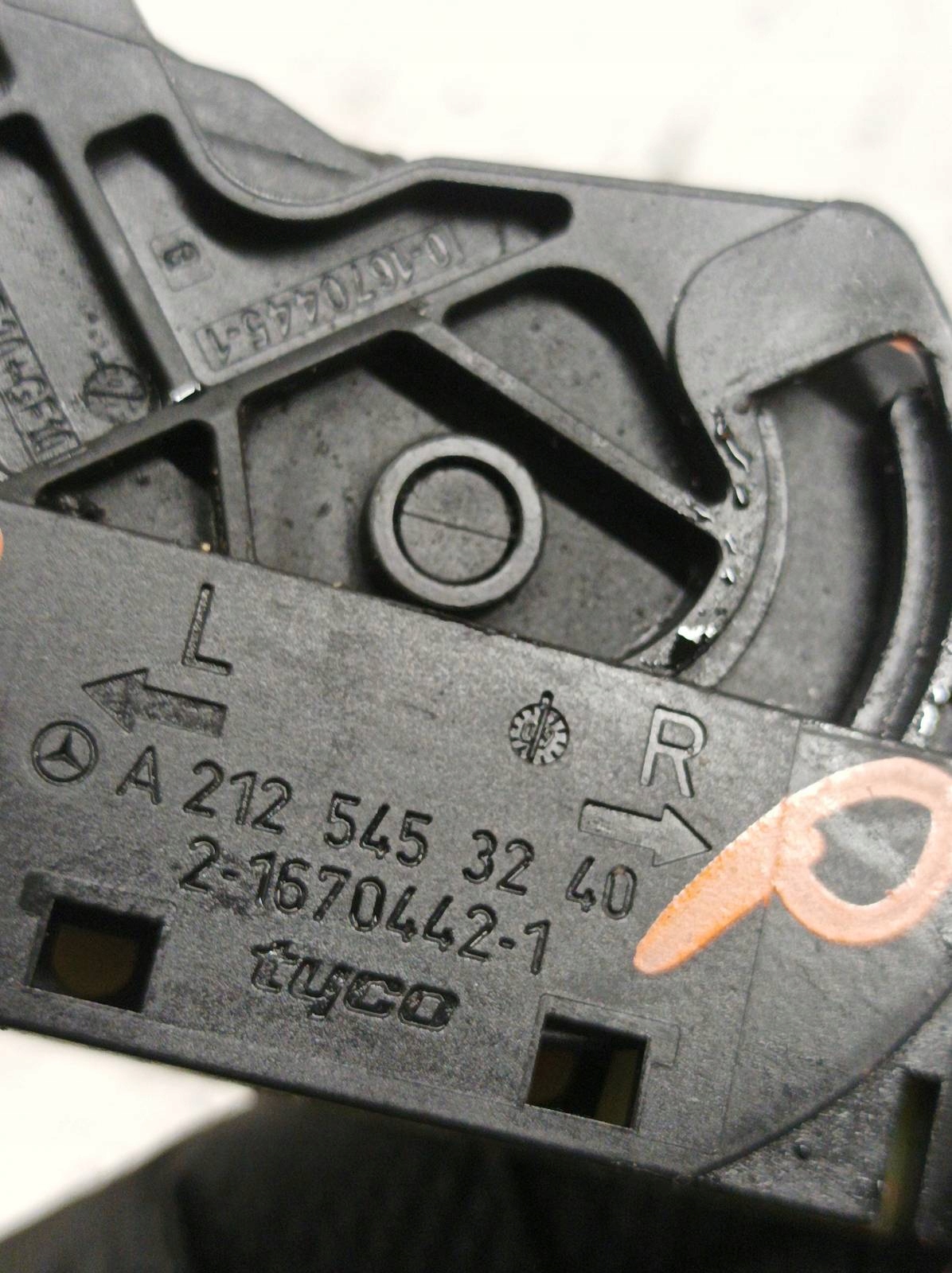 Connector Contact ZLACZE KOSTKA POMPY ABS 906 A0009821509 Mercedes Sprinter II