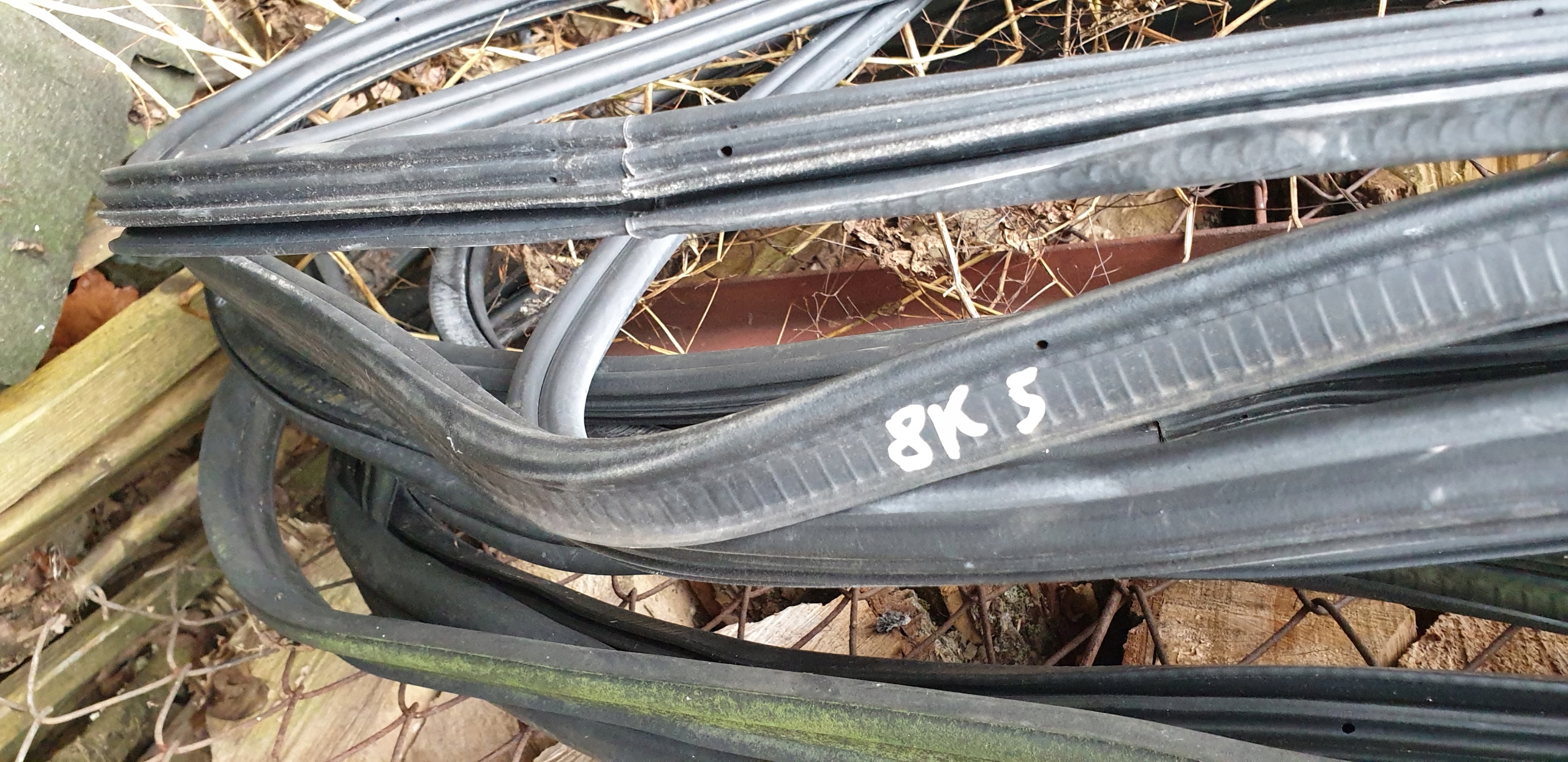 Uszczelka klapy bagażnika AUDI A4 B8 8K SEDAN Numer katalogowy części 8K5