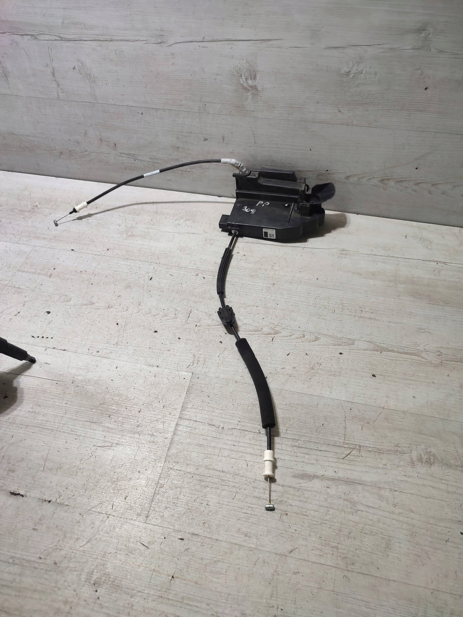 Peugeot 308 2019 front right lock door przednich