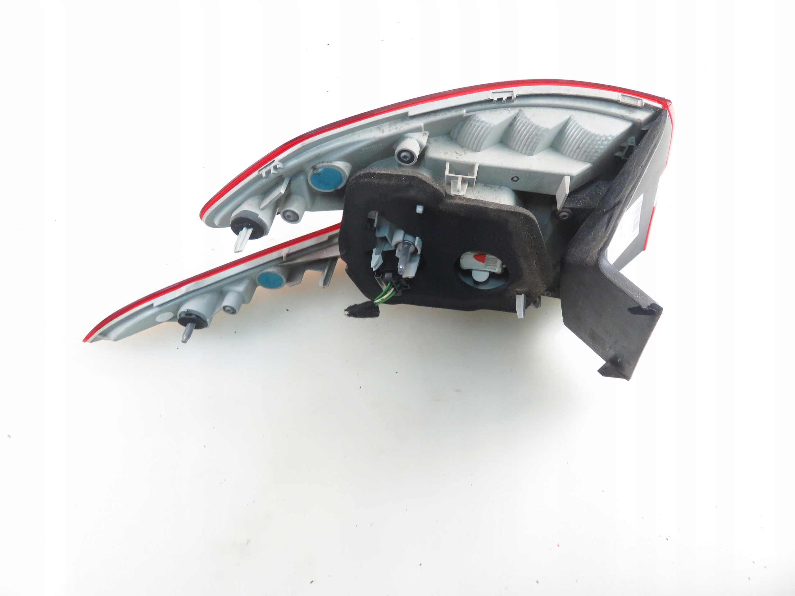 LAMPA PRAWA TYLNA PEUGEOT 308 SW II 9678093880 Producent części Valeo