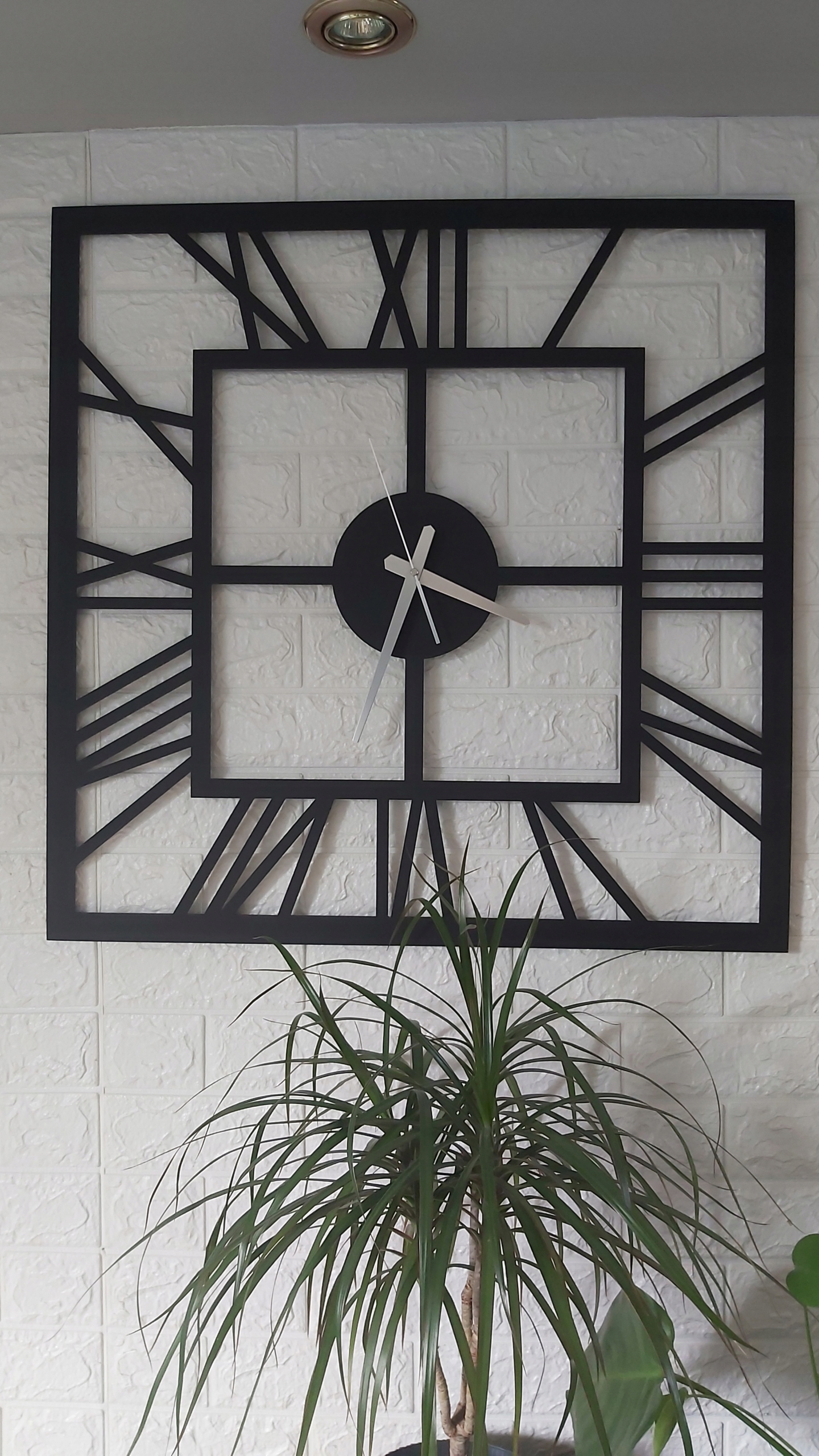 Nástenné hodiny kovové, štvorcové, čierne, tiché, 60 cm