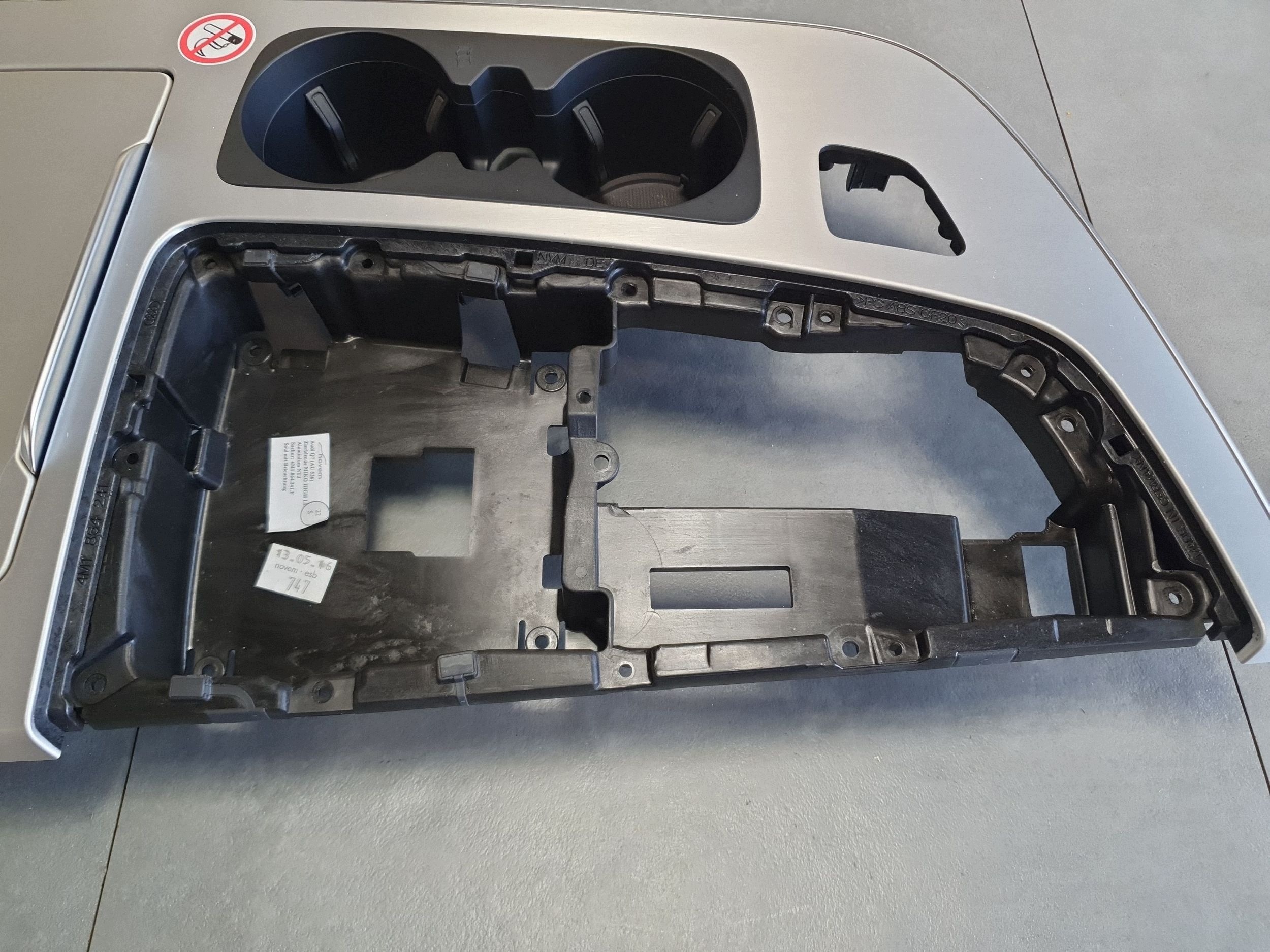 Audi Q7 4M console central ashtray 4M1863273A