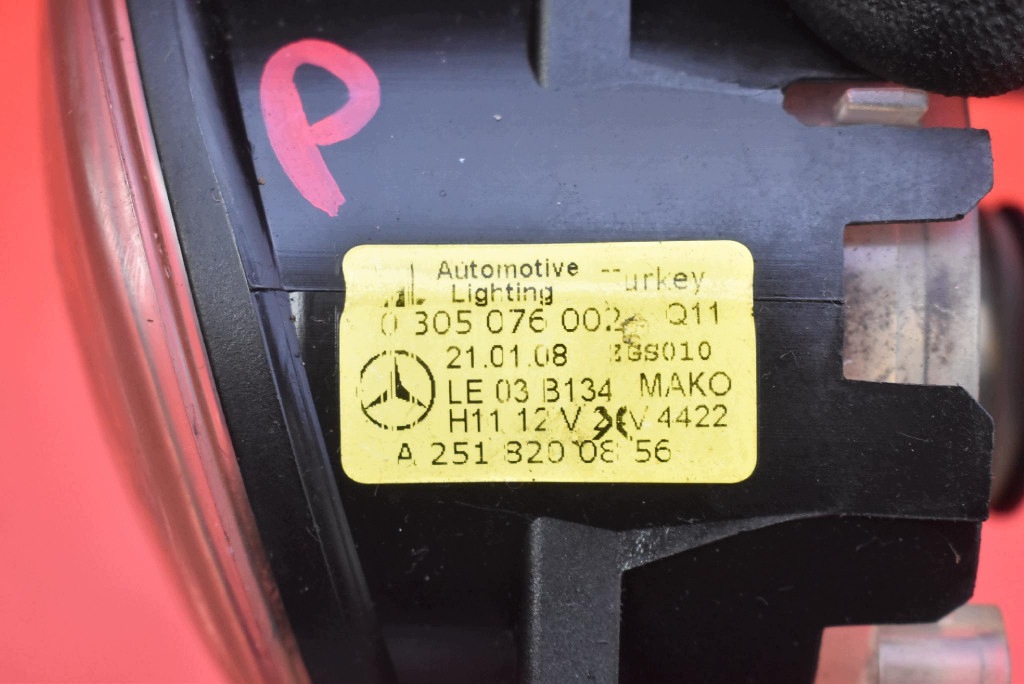 fog light right front front A2518200856 MERCEDES C-KLASA W204 07-12