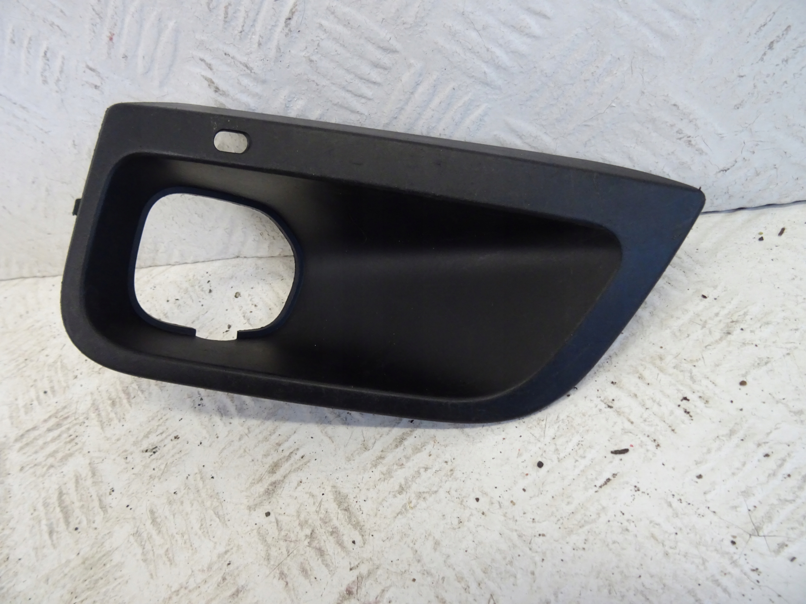 grid of a bumper front front left CITROEN BERLINGO IV 9816770980