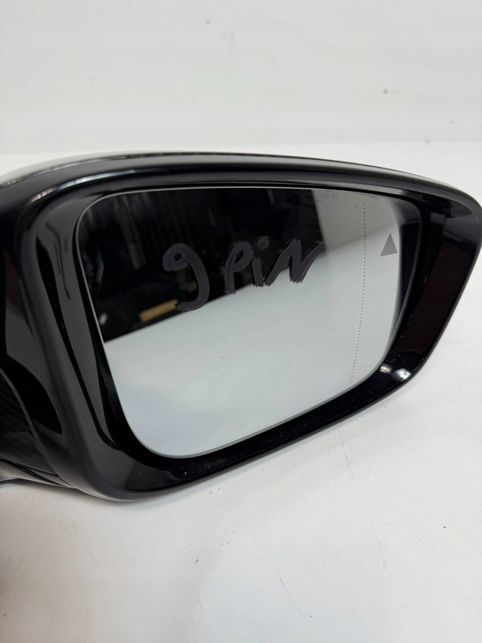 BMW G26 KAMERA ASYSTENT CARBON 9 PIN mirror right