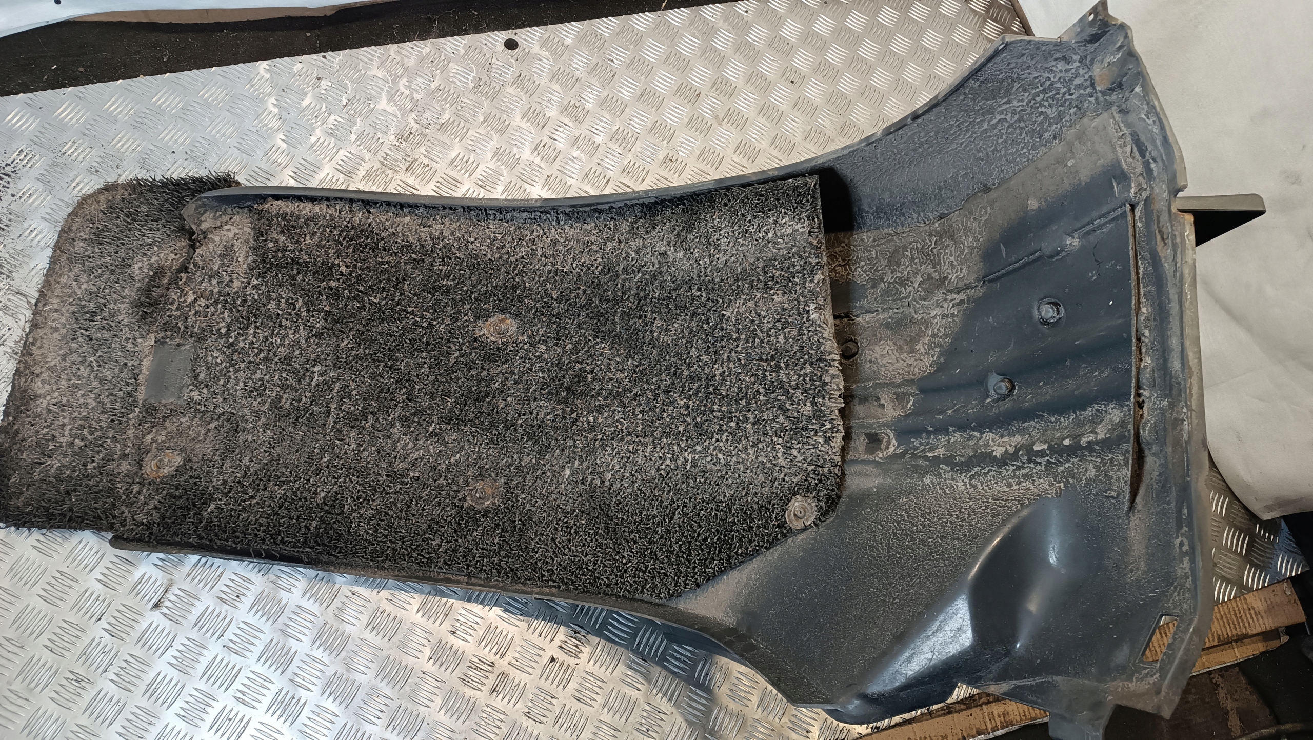 mudguard left rear part SCANIA R