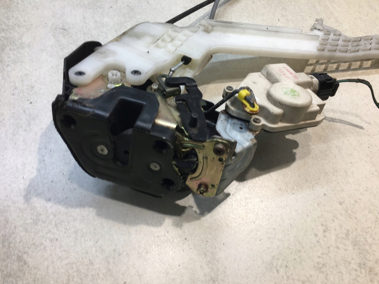 lock door left rear part HYUNDAI ELANTRA III 5 PIN