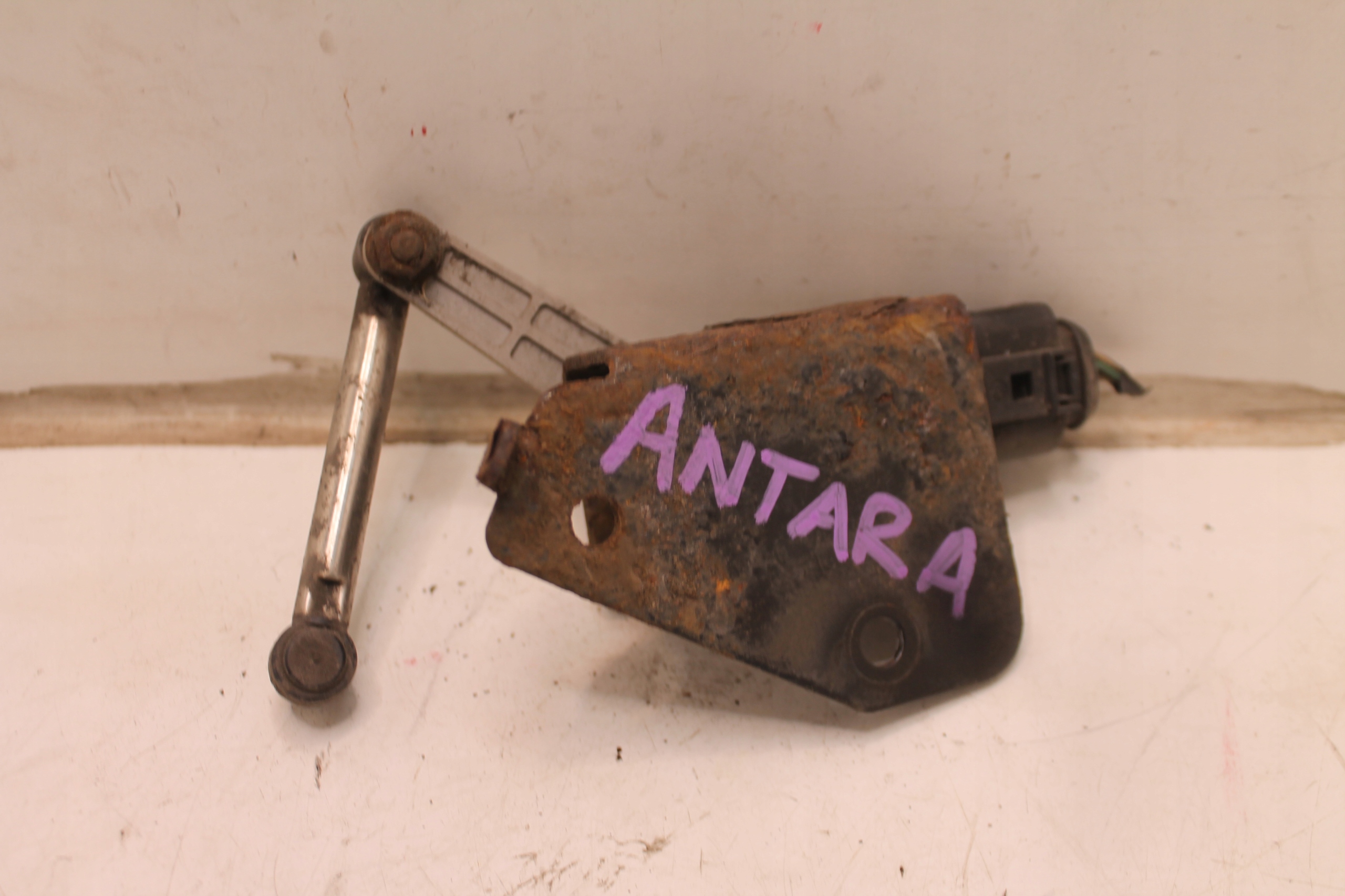 Sensor POZIOMOWANIA XENON OPEL ANTARA 06-15