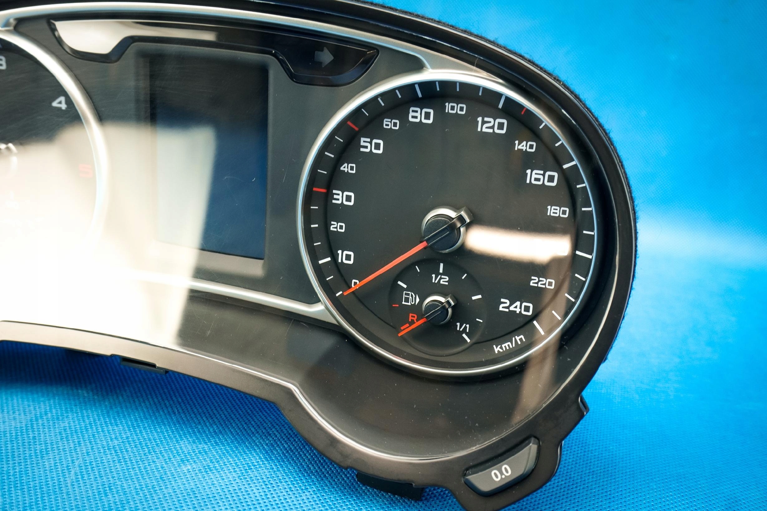 dials dials clock Audi A1 8XA920930F LIFT
