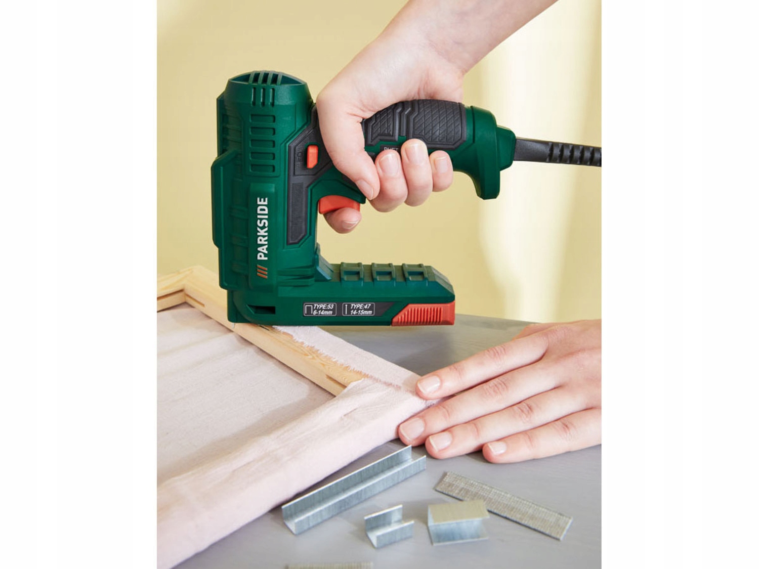 PARKSIDE PHET 15 C2 ZSZYWACZ ELEKTRYCZNY ZSZYWKI GWOZDZIE Zasilanie sieciowe