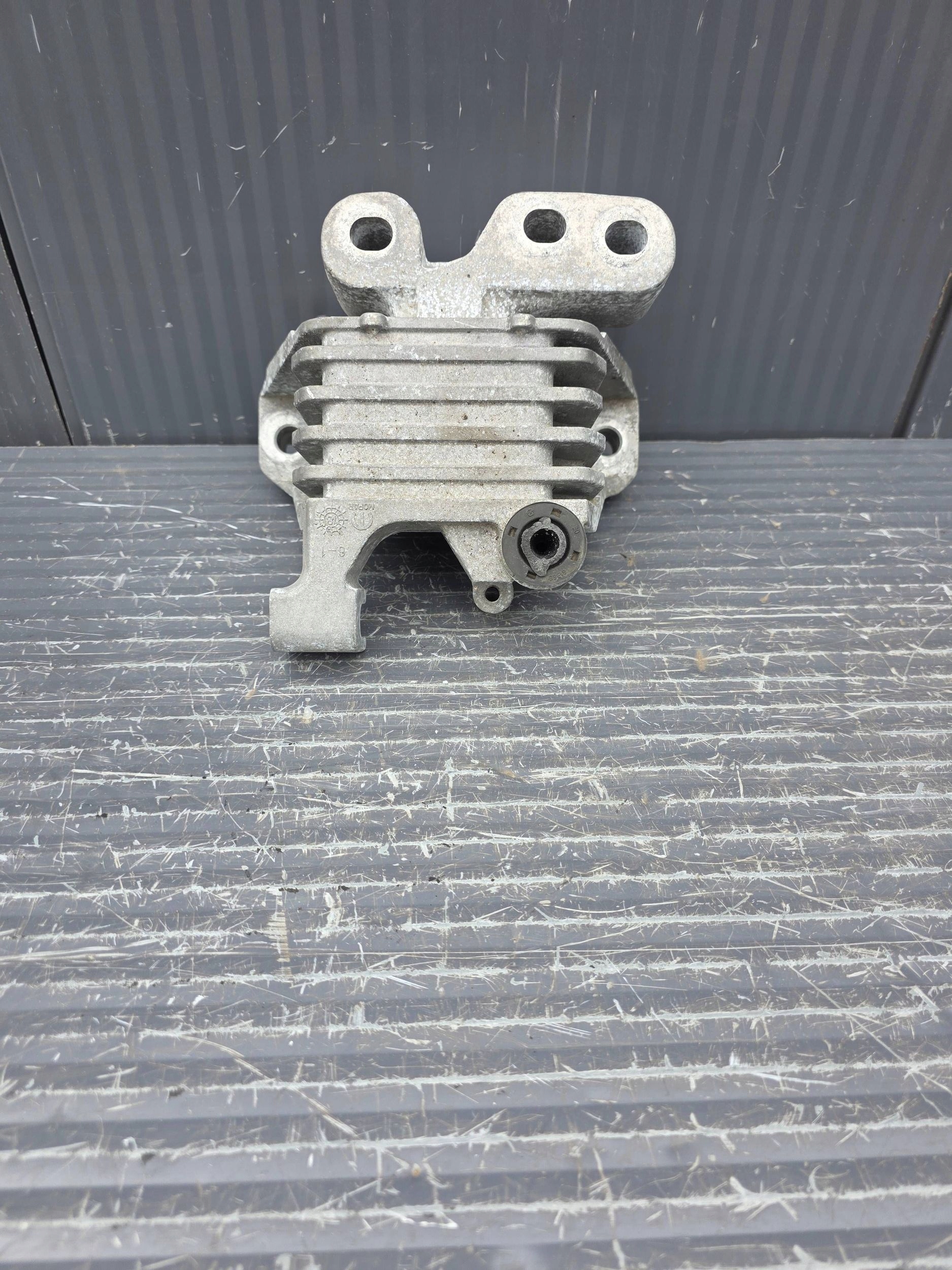 JEEP CHEROKEE KL LIFT 2.2D airbag engine mount P68141400A