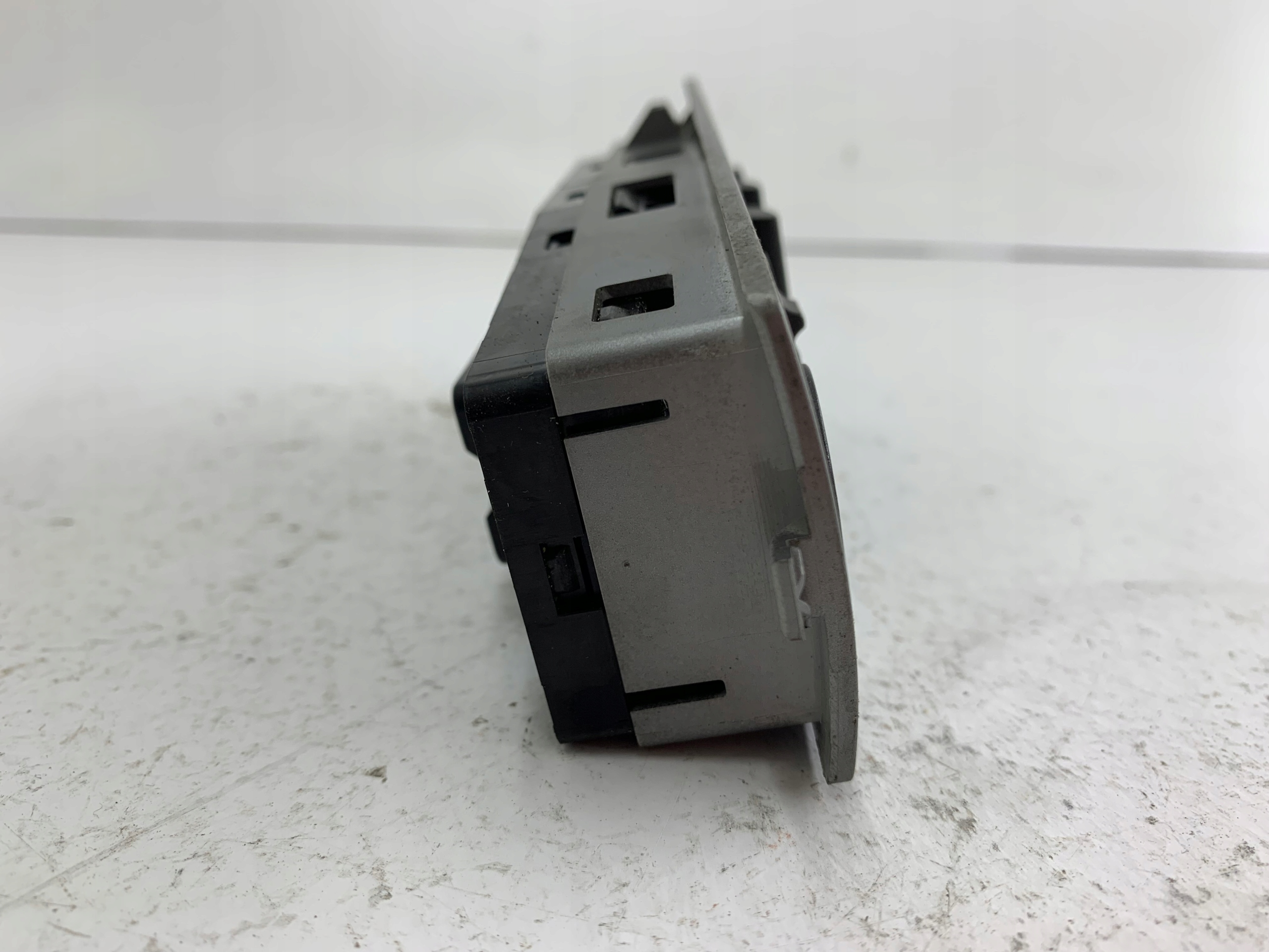 BMW E65 LIFT PANEL window control switch left front 6943057