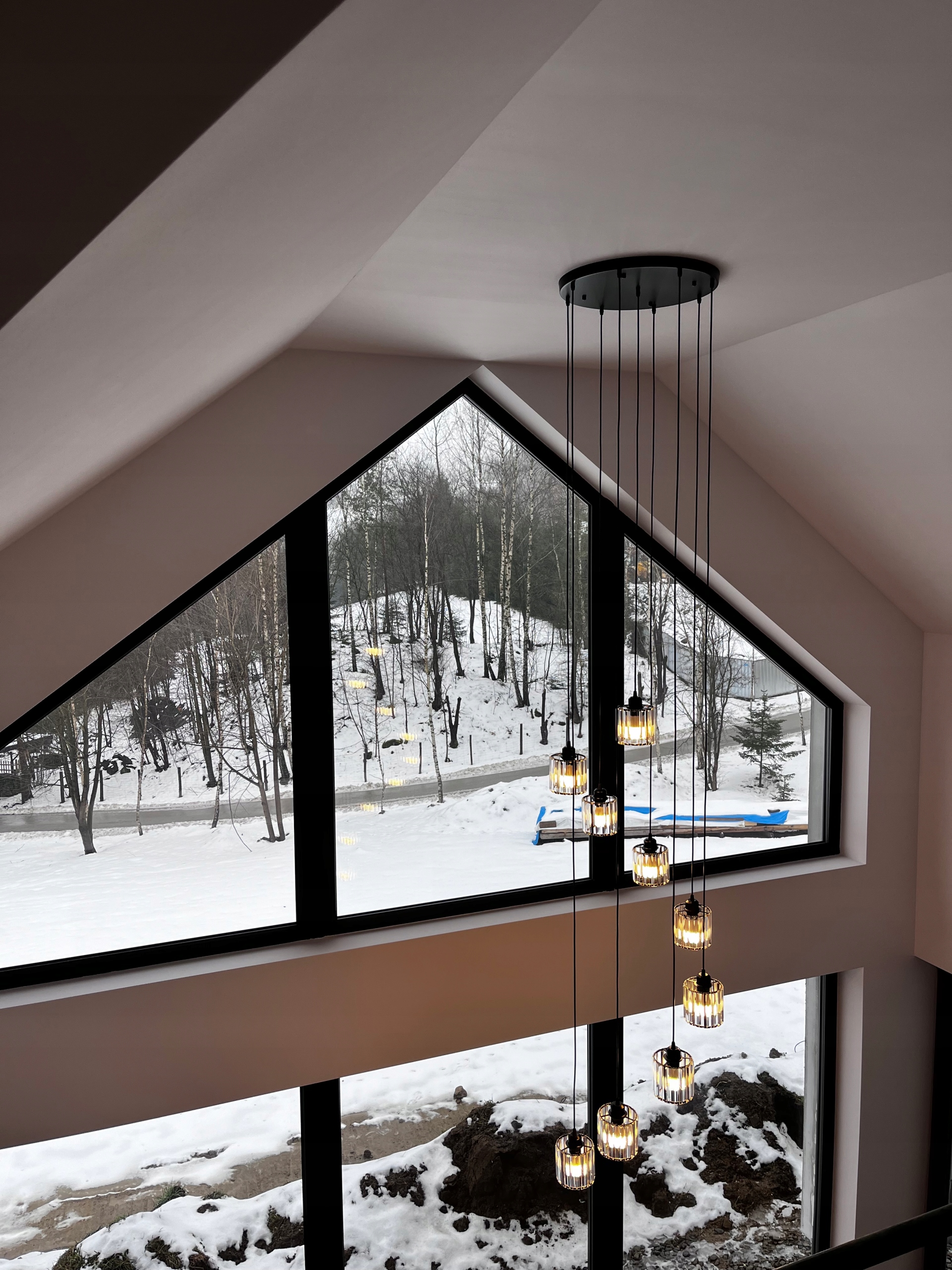 LAMPA WISZĄCA ANTRESOLA CZARNA 200CM DŁUGA 6 KLOSZ Zasilanie sieciowe