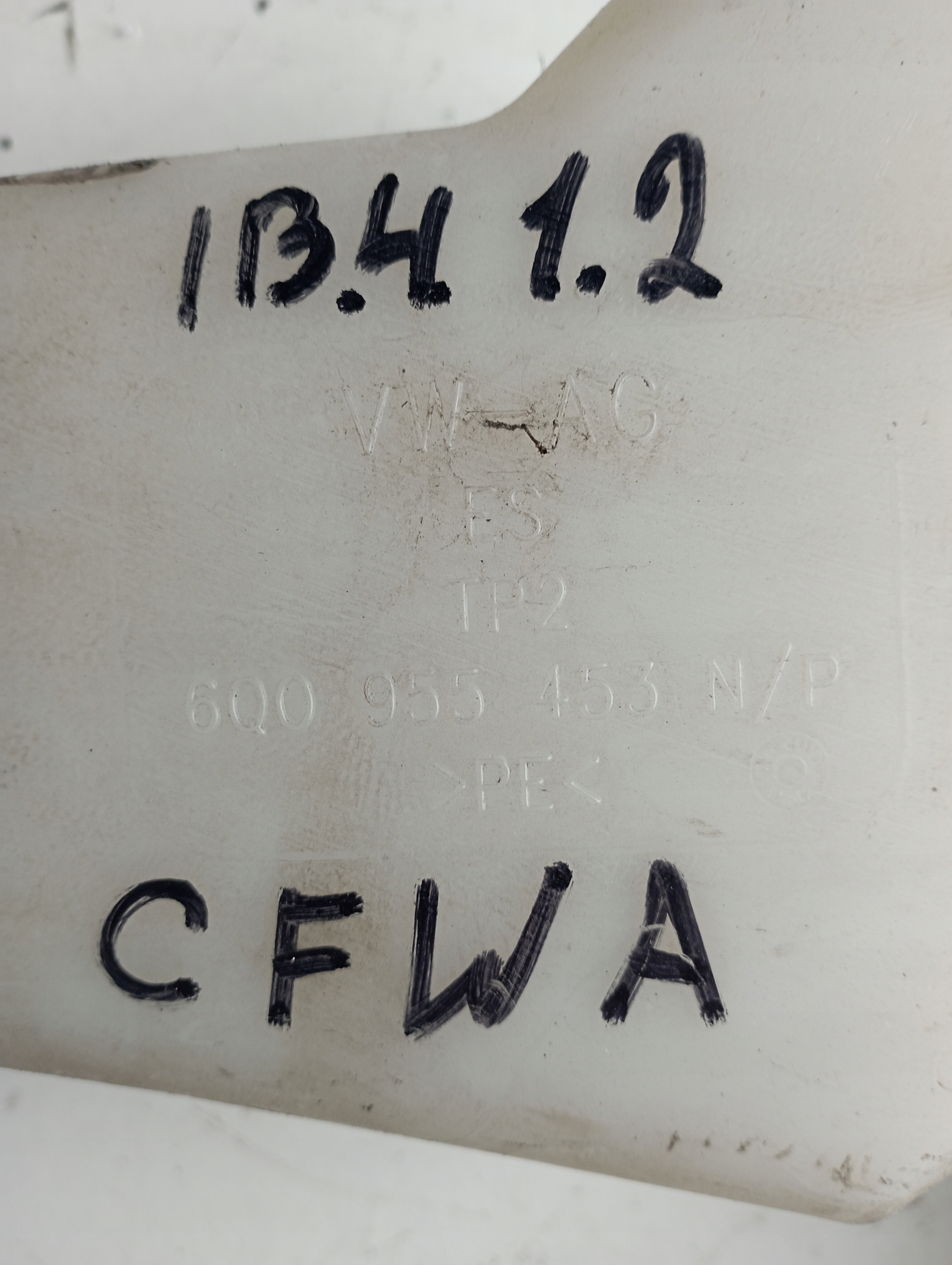 VW SKODA SEAT washer fluid tank 6Q0955453