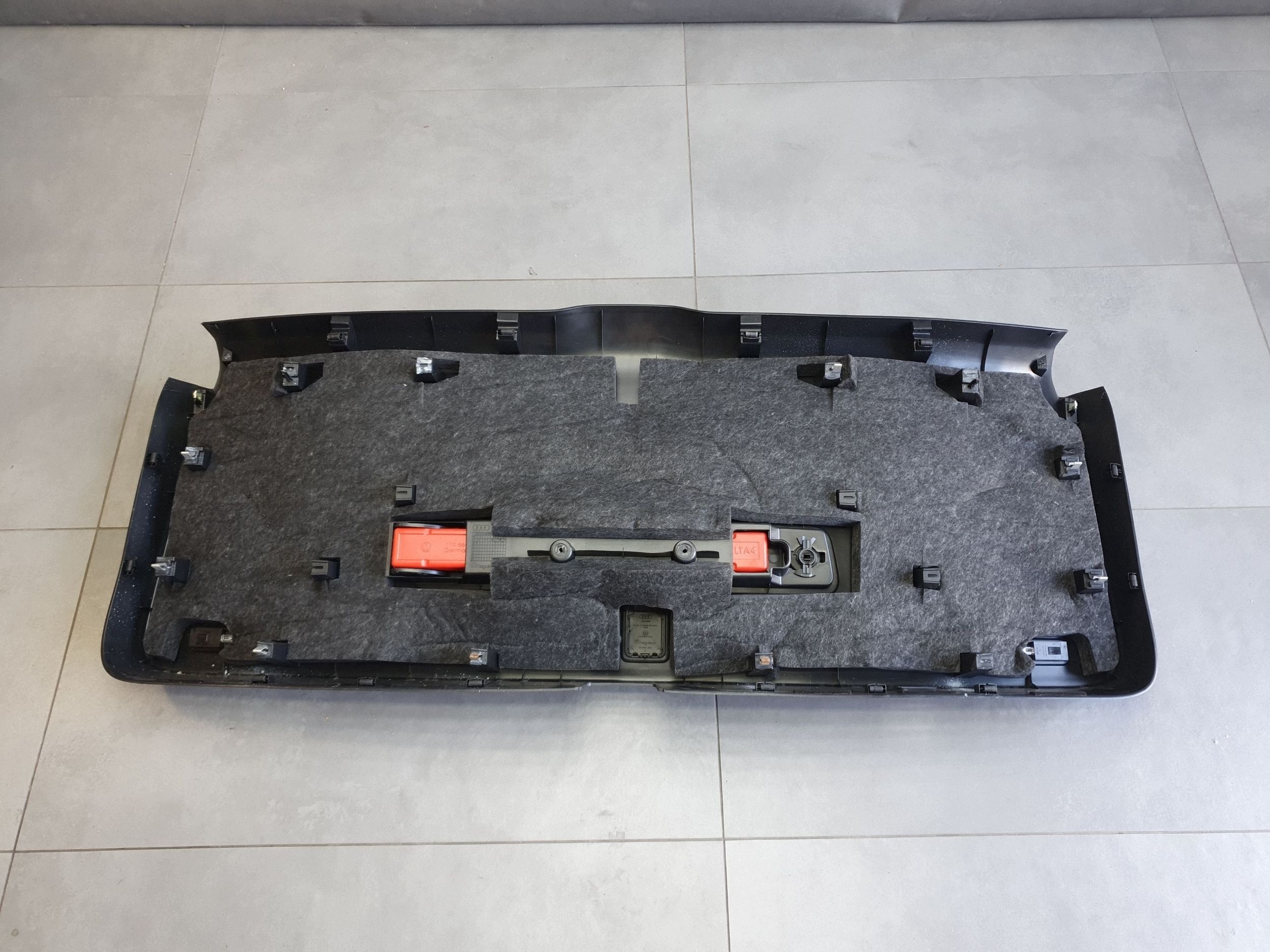 Audi Q7 4M upholstery bonnet boot 4M0867973B