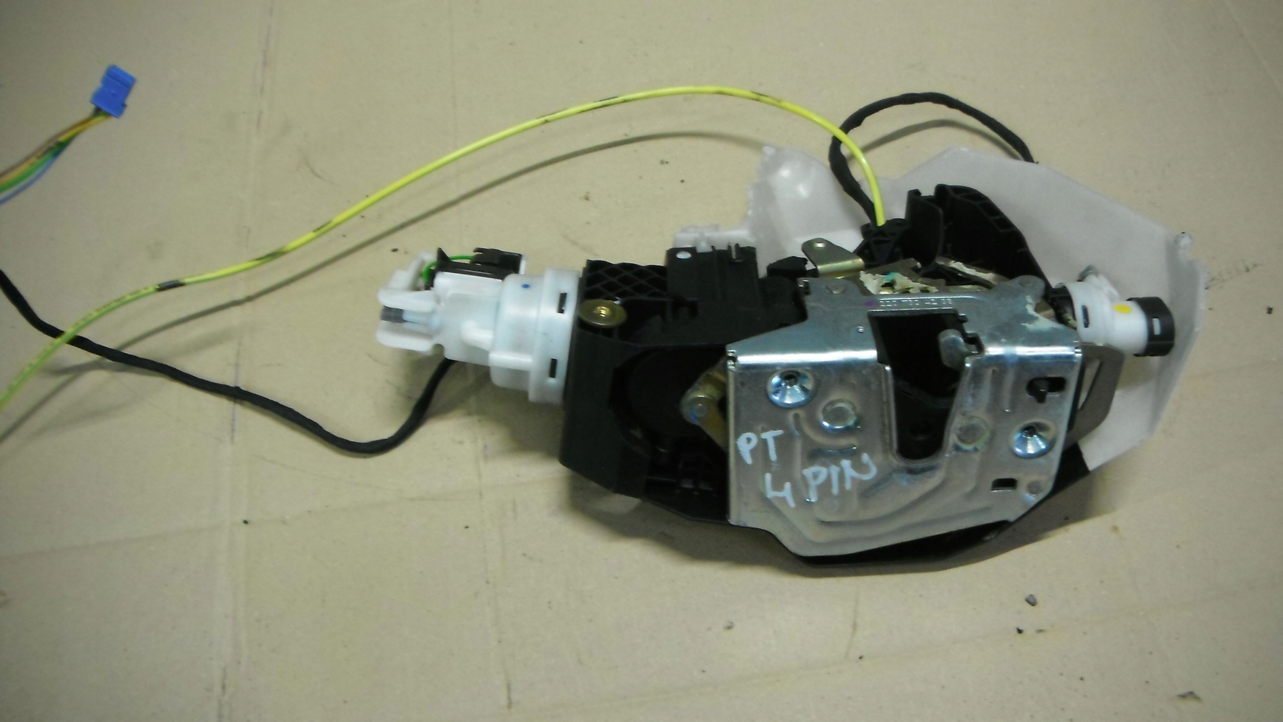 MERCEDES S W220 ZAMEK PRAWY TYLNY 2207304235