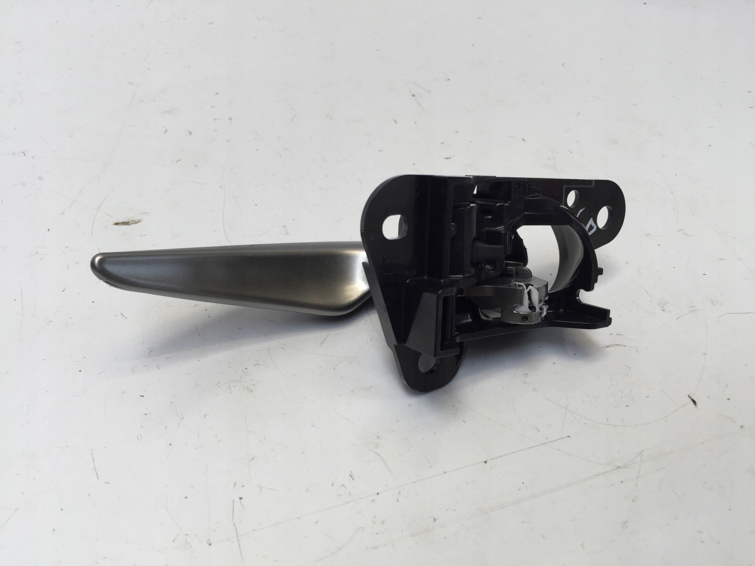 69280-50030 - LEXUS UX 250H HYBRID INSIDE HANDLE FRONT LEFT